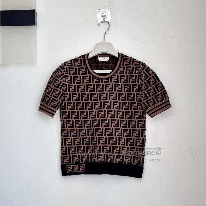 Fendi Fendi Knit Short Sleeve Top Size XS / US 0-2 / IT 36-38 - 2 Thumbnail