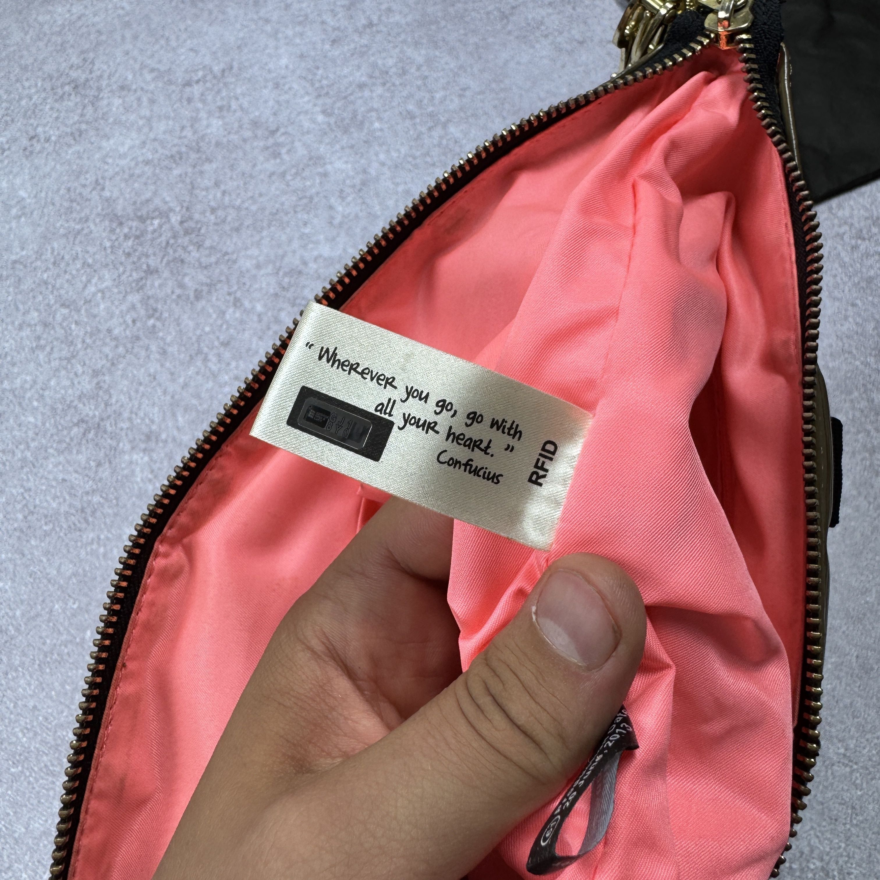 Designer × George Gina & Lucy NEW GEORGE GINA & LUCY FAINAWAY GLOSS HANDLE BAG Size ONE SIZE - 11 Thumbnail