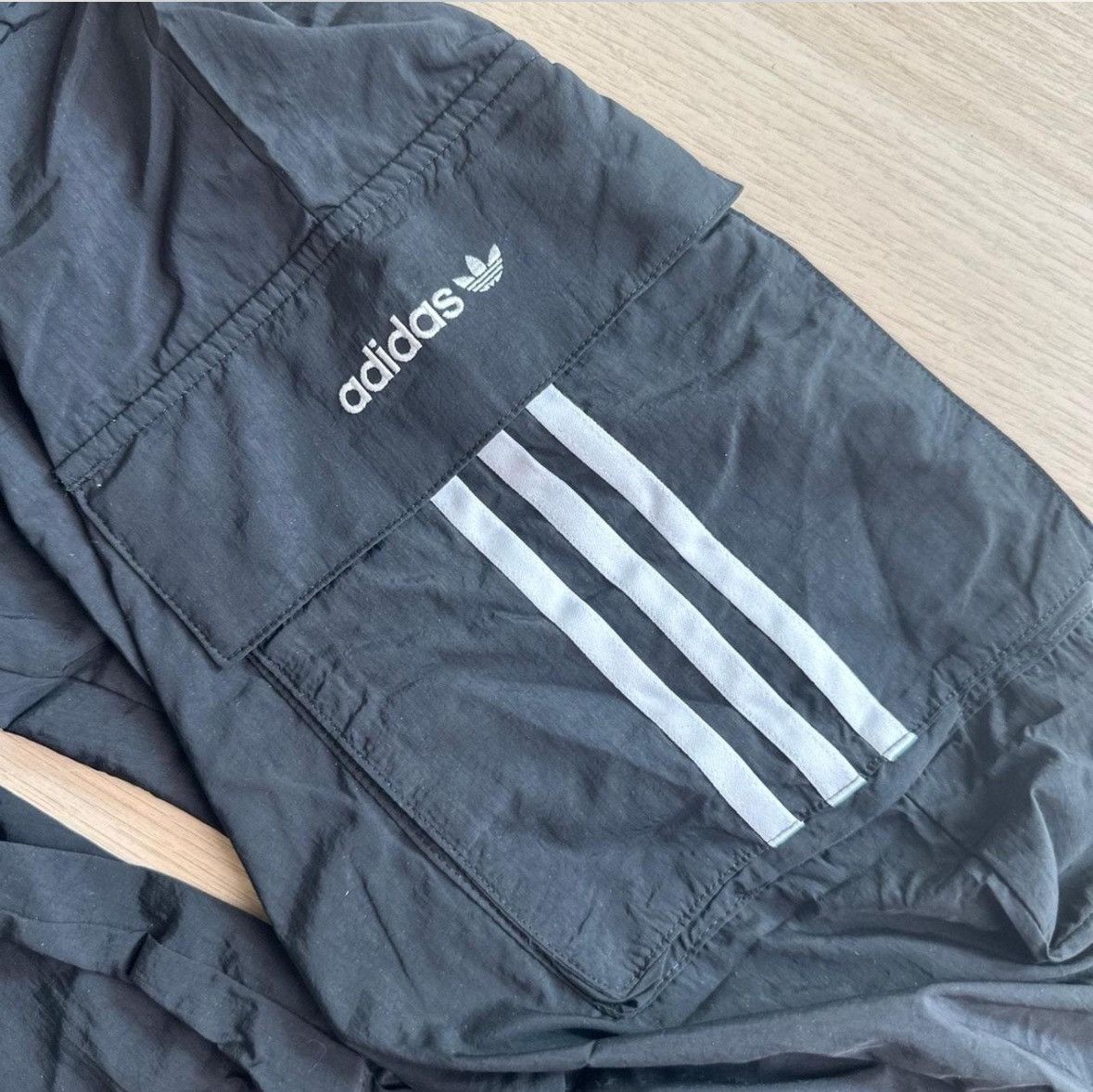 Adidas Womens adidas cargo jogger Size 25" / US 0 / IT 36 - 2 Thumbnail