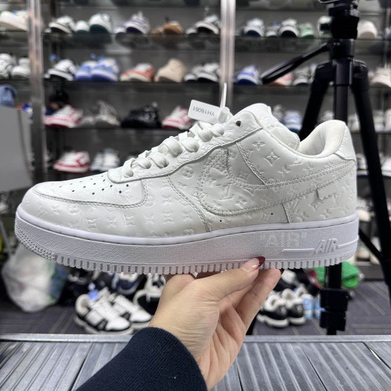 Louis Vuitton Louis Vuitton Nike Air Force 1 Low Fashion Sneakers -2505 Size US 10.5 / EU 43-44 - 6 Thumbnail