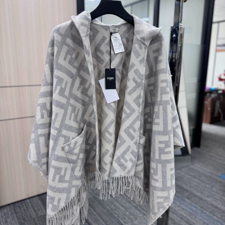 Fendi Fendi size 140*140 Full-printed letter hooded cashmere b Size ONE SIZE - 1 Thumbnail