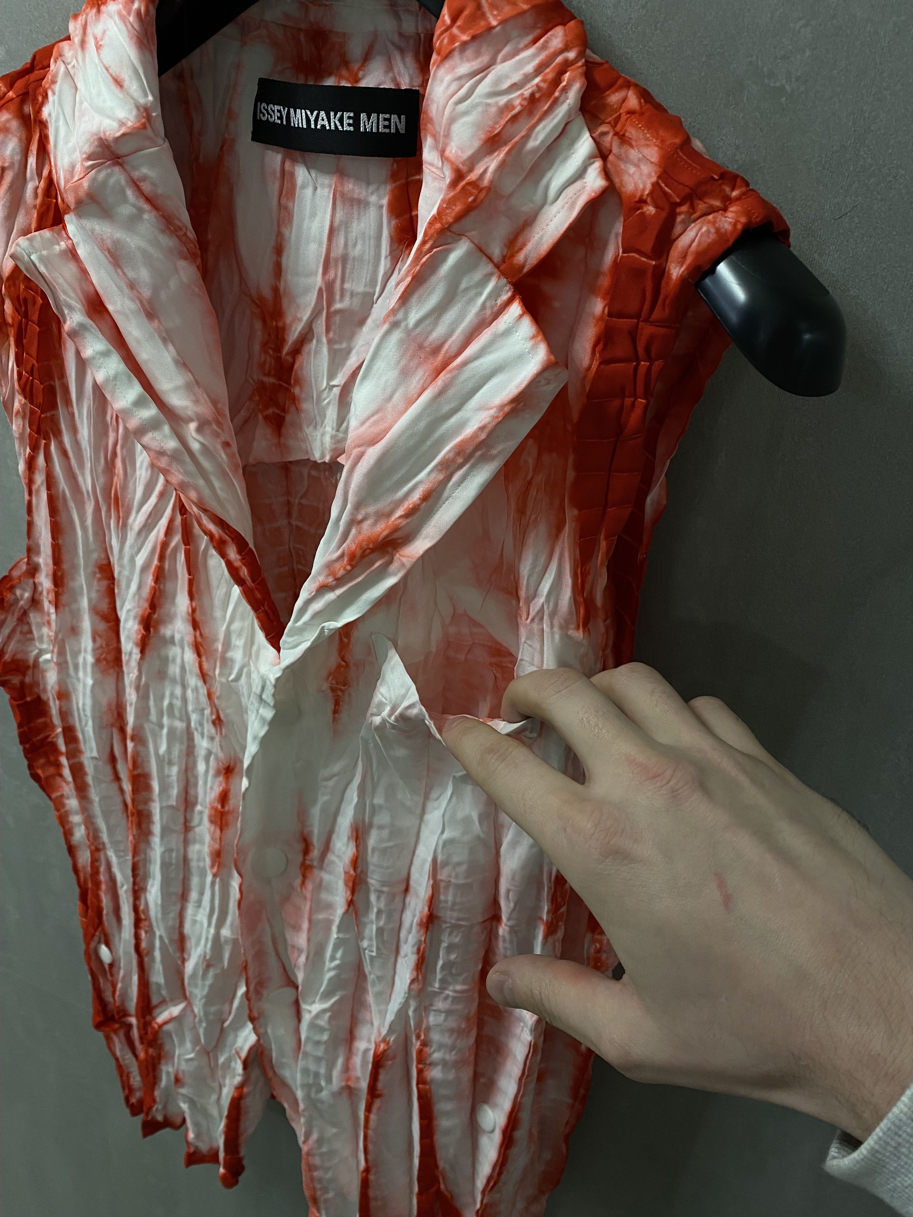 Issey Miyake ISSEY MIYAKE blood dyed tie band collar drawing vest shirt Size US M / EU 48-50 / 2 - 5 Thumbnail