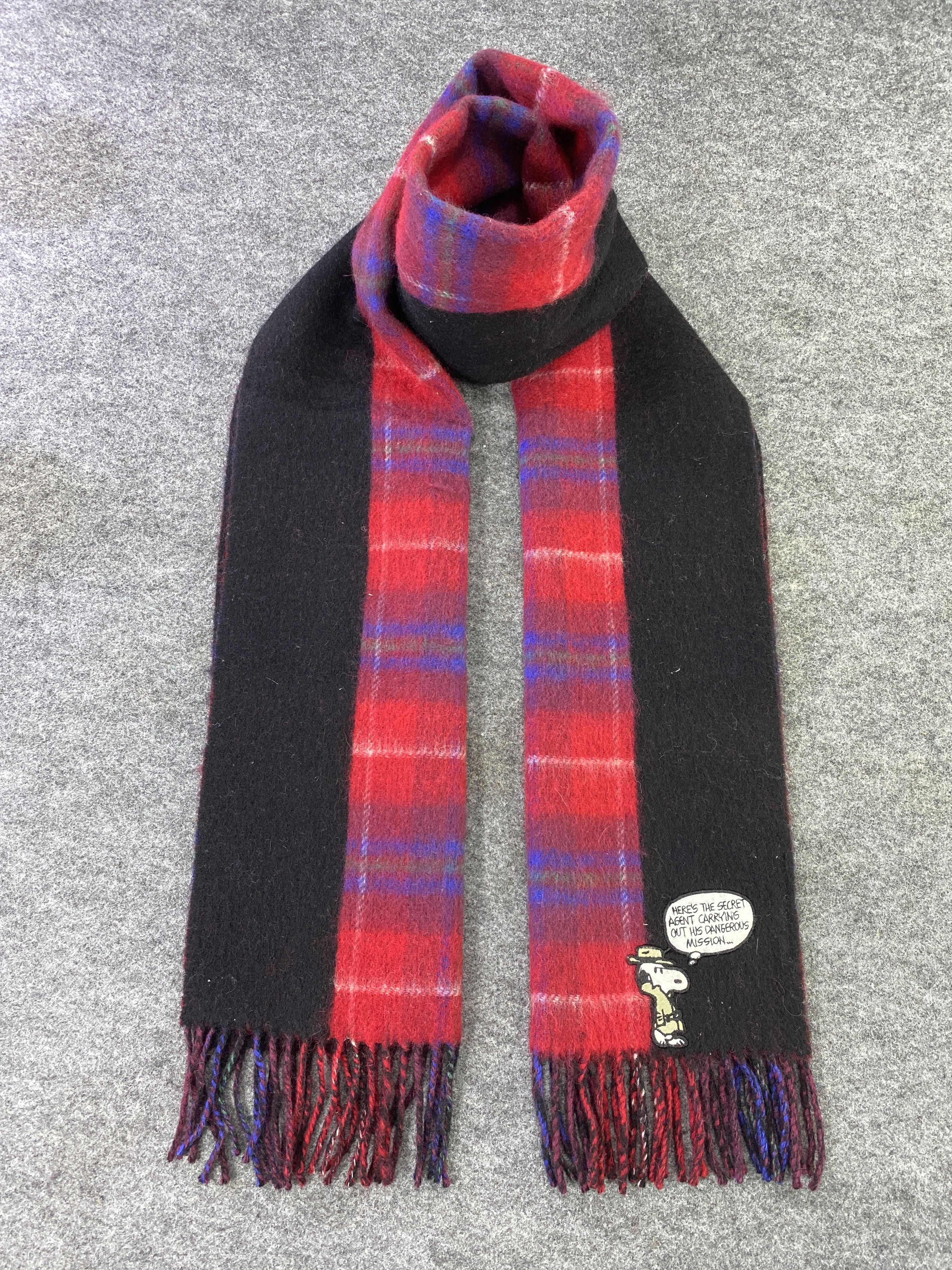 Peanuts Peanuts Snoop Dogg Scarf / Muffler / Neckwear -T620 Size ONE SIZE - 1 Thumbnail