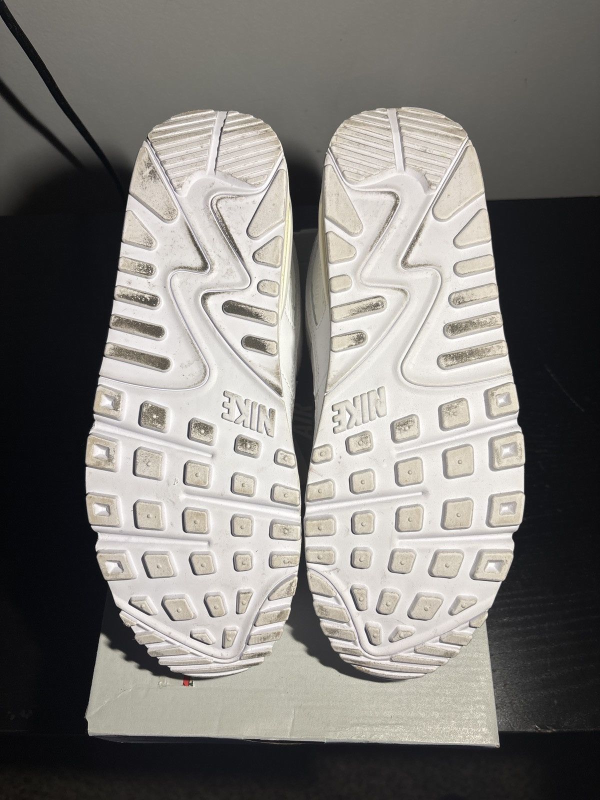 Nike Nike Air Max 90 Size US 9.5 / EU 42-43 - 5 Thumbnail