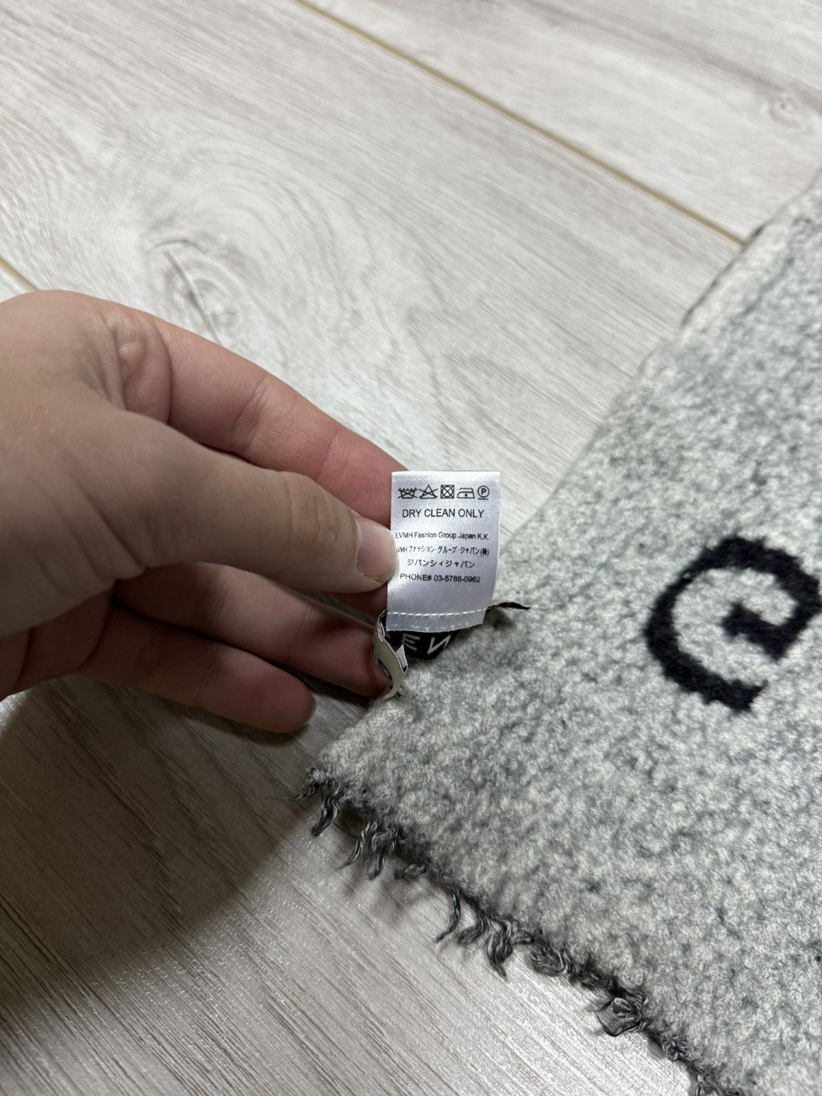 Givenchy Givenchy wool big logo spell out Paris fringed scarf Size ONE SIZE - 5 Thumbnail