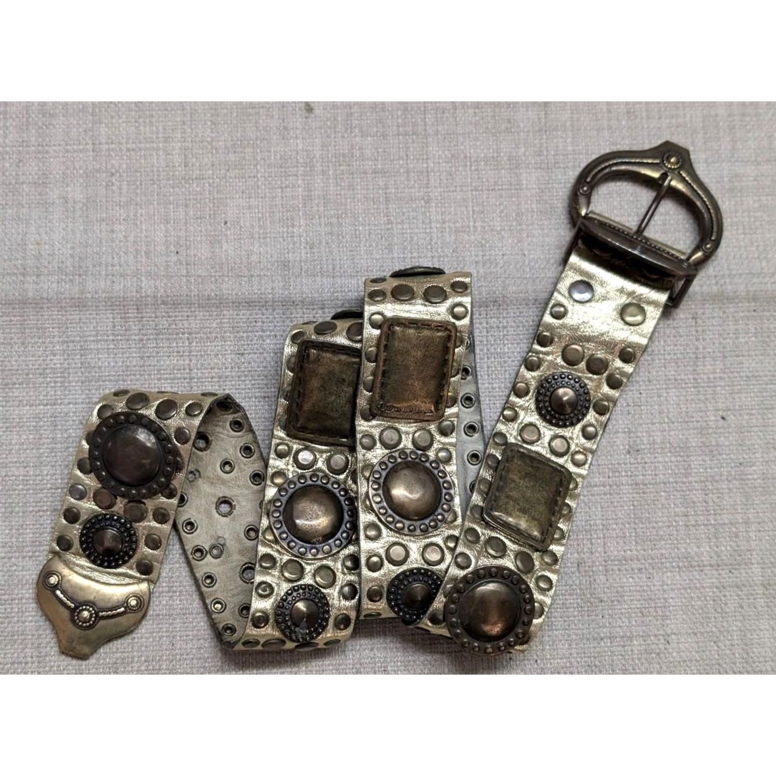 Vintage VINTAGE Sand Castle belt Concho Leather Studded belt 30 in Gold Women XS-30 28-32 belt holes 1-3/8" vintage western belt Size ONE SIZE - 4 Thumbnail