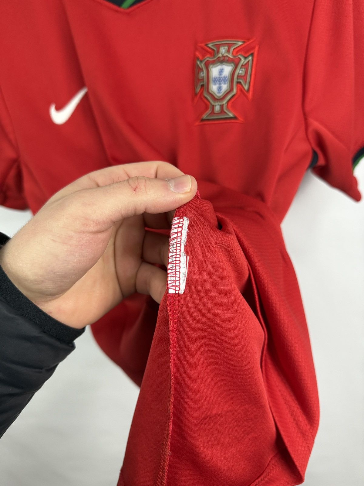 Nike 🇵🇹 Vintage 2024 Nike Portugal Soccer Home Jersey T-Shirt Y2K Size US S / EU 44-46 / 1 - 11 Thumbnail