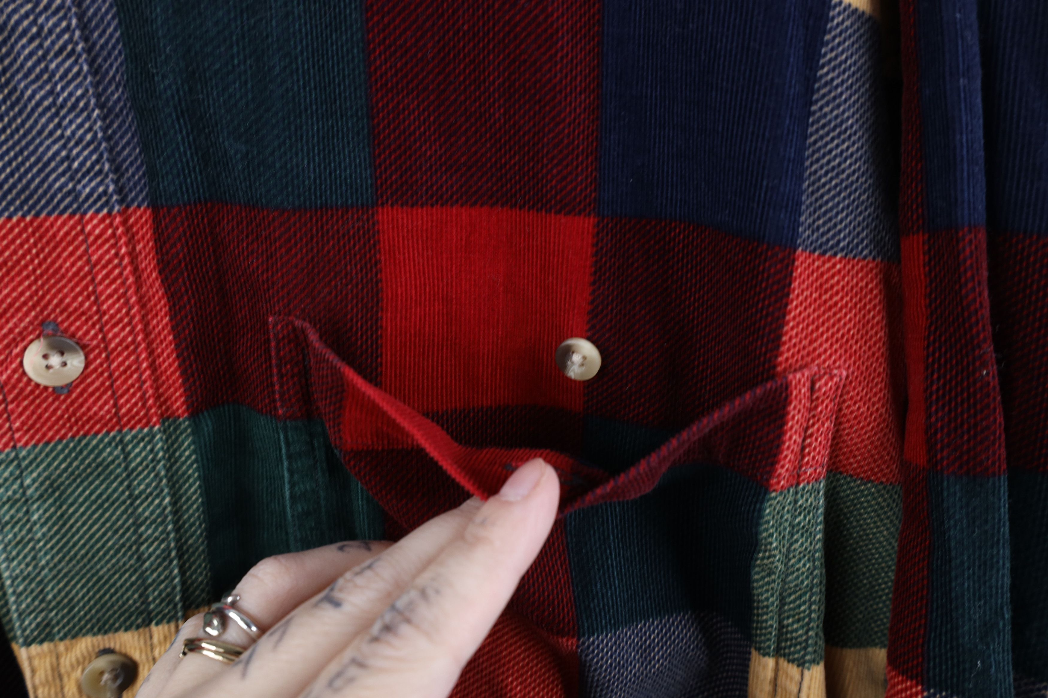 Vintage Vintage 90s Streetwear Checkered Corduroy Button Down Shirt Size US M / EU 48-50 / 2 - 5 Thumbnail