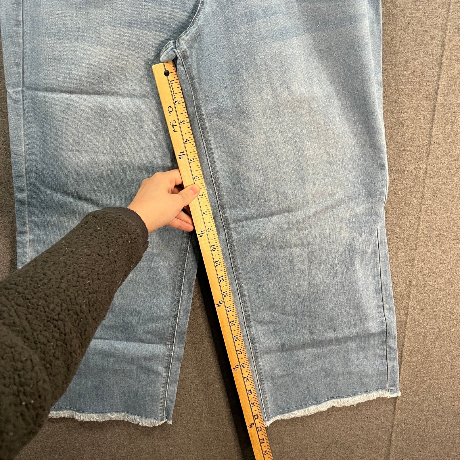 Other Susan Graver Regular Wide Leg Crop Jean with Frayed Hem Ligh Size 28" / US 6 / IT 42 - 6 Thumbnail