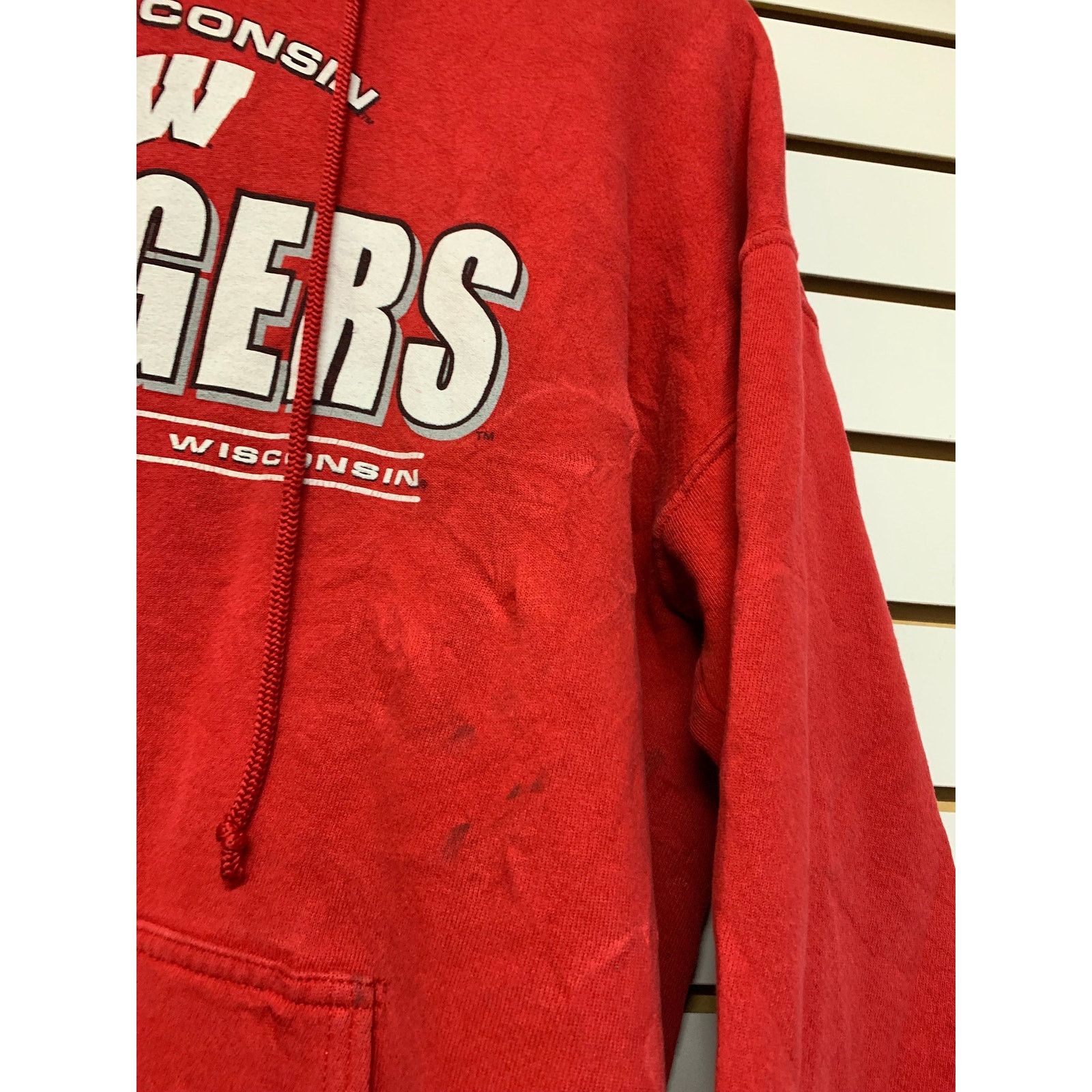 Gildan Vintage Wisconsin Badgers hoodie Sweatshirt size large 1990s Size US L / EU 52-54 / 3 - 4 Thumbnail
