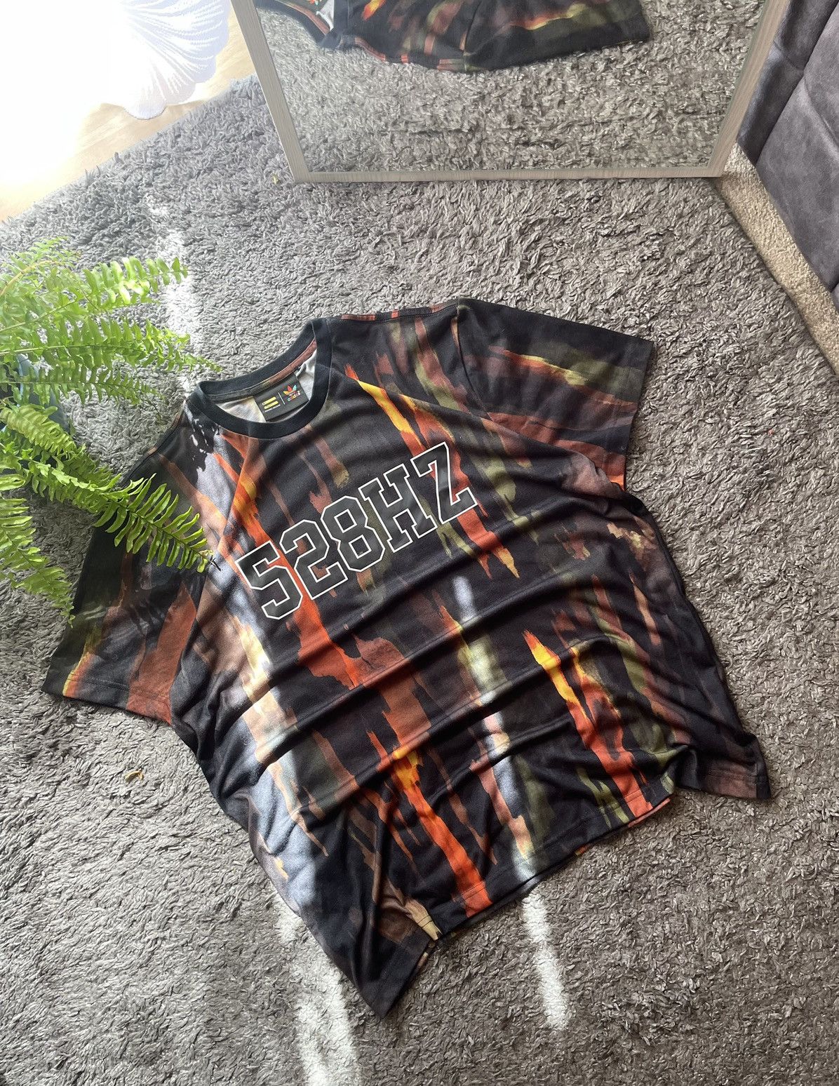 Adidas × Pharrell Adidas T-Shirt Pharrell Williams Designer Streetwear Rare Size US L / EU 52-54 / 3 - 13 Thumbnail
