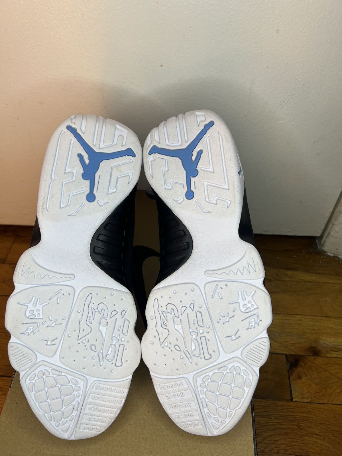 Jordan Brand Air Jordan Retro 9 University Blue Size 8 Size US 8 / EU 41 - 8 Thumbnail