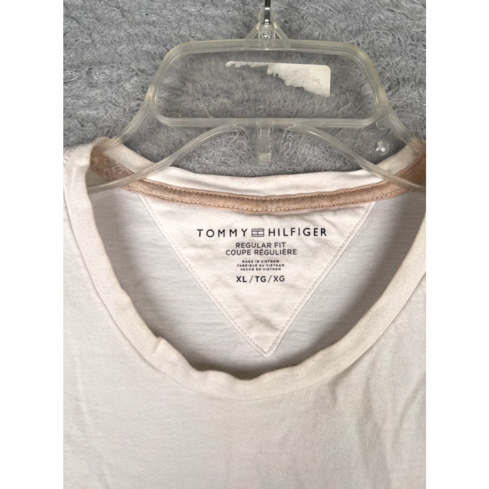 Tommy Hilfiger Tommy Hilfiger Shirt Adult XL White Crew Neck Short Sleeve 100% Cotton Jersey Logo Embroidered Size US XL / EU 56 / 4 - 7 Thumbnail
