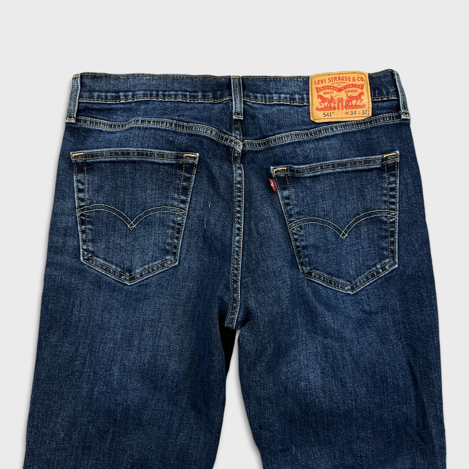 Levi's × Vintage Levi's 541 Jeans 34x32 Athletic Taper American Denim Pants Size US 34 / EU 50 - 7 Thumbnail