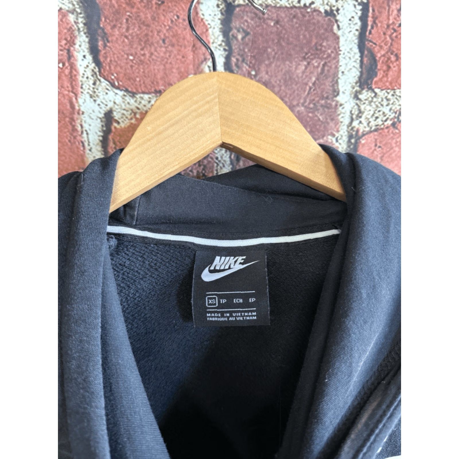 Nike VINTAGE Nike Sportswear Womens Black Pullover Hooded Sweatshirt XS Athletic Size XS / US 0-2 / IT 36-38 - 3 Thumbnail