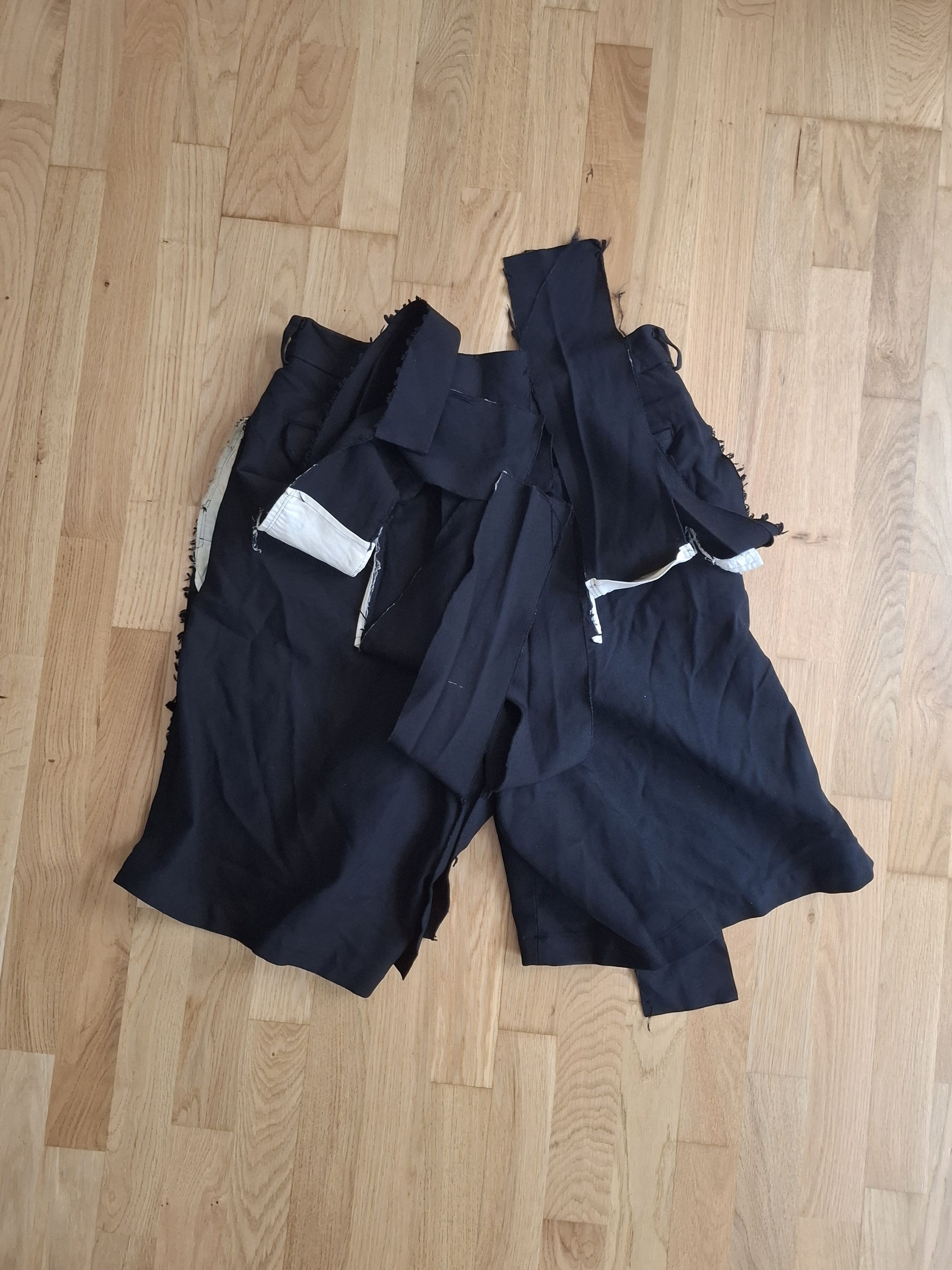 Comme des Garcons Black BLACK Comme des Garçons distressed tailored shorts Size US 30 / EU 46 - 7 Thumbnail