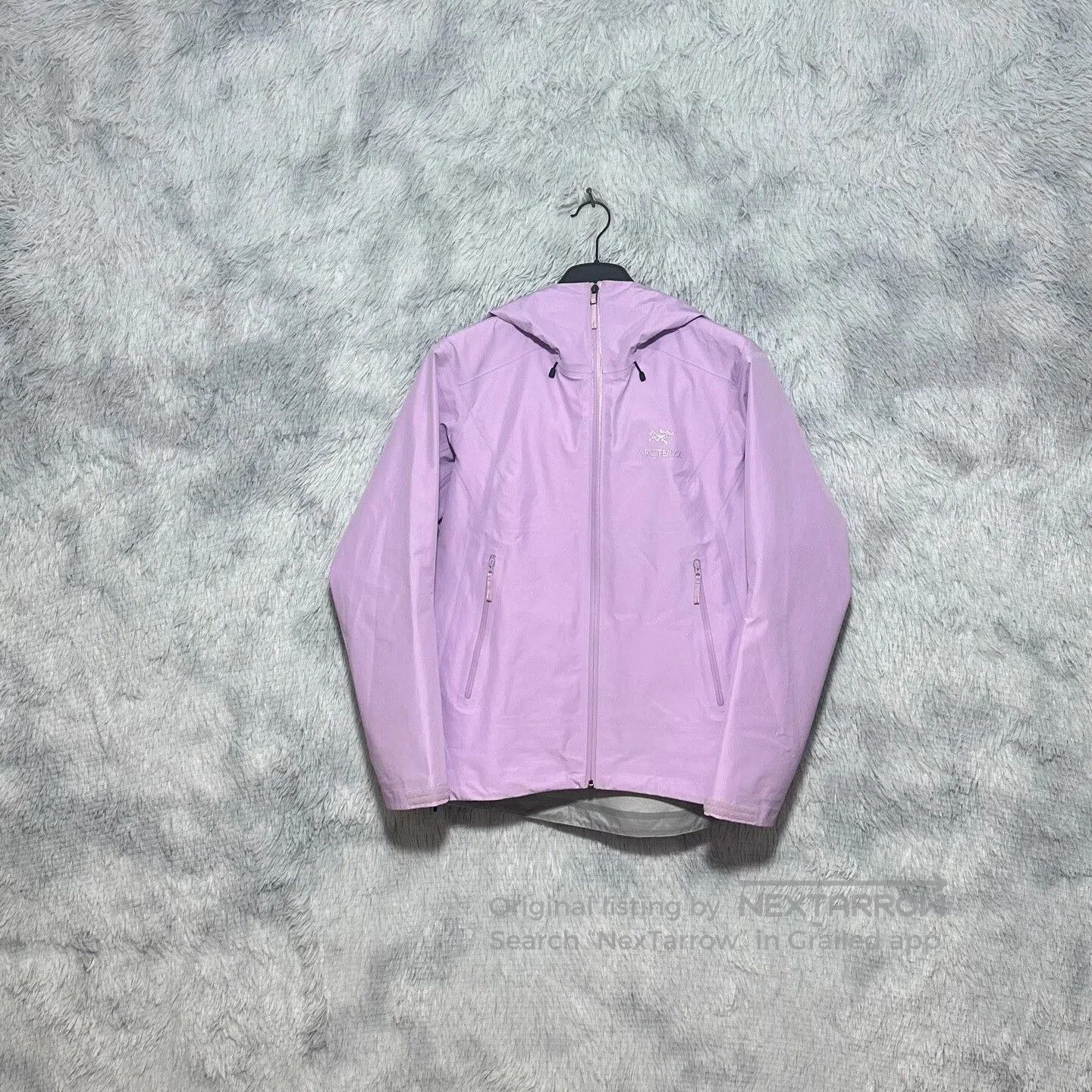 Arc'teryx arcteryx beta lt hooded jacket in storm purple. Size US M / EU 48-50 / 2 - 1 Thumbnail