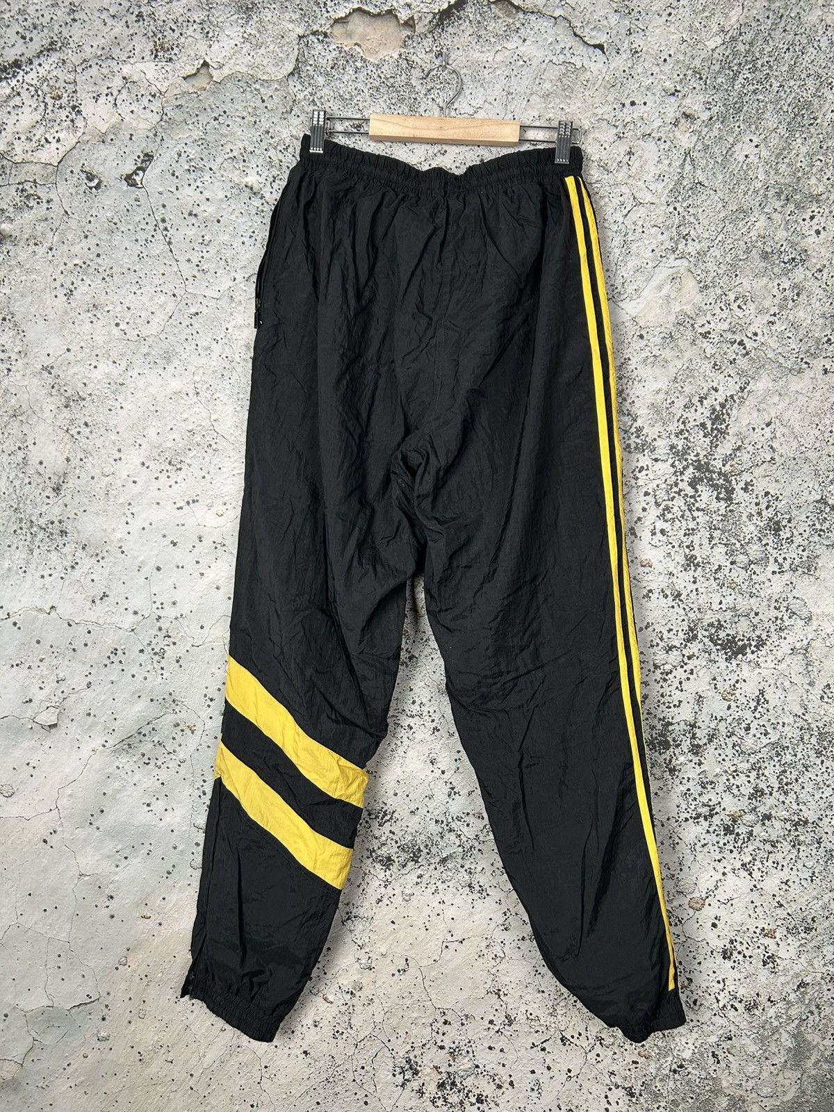 Adidas Vintage Adidas 90s Three Stripes Sweatpants Football Sport Size US 32 / EU 48 - 3 Thumbnail