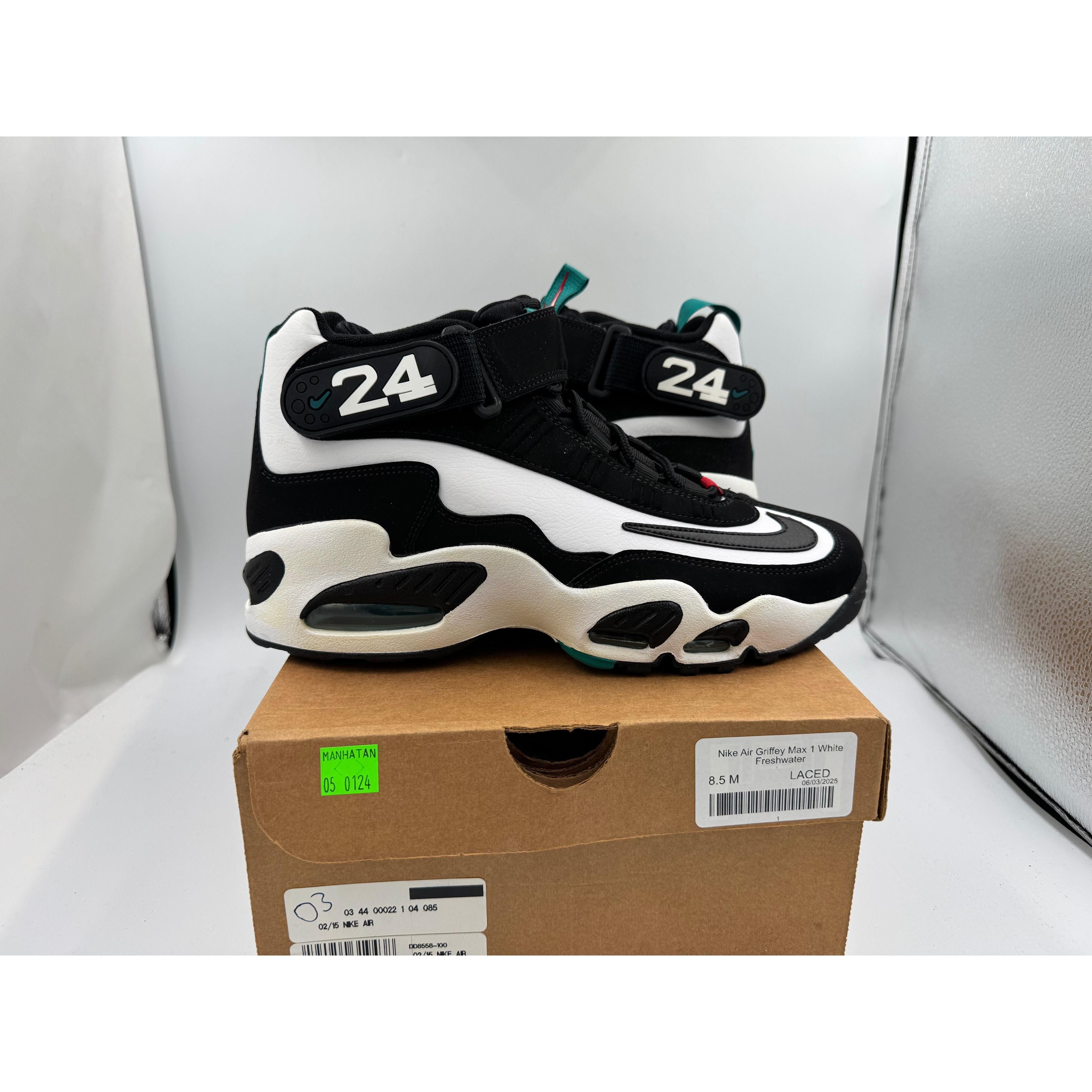 Nike PRE OWNED Air Griffey Max 1 Freshwater Conditional Size US 8.5 / EU 41-42 - 1 Thumbnail