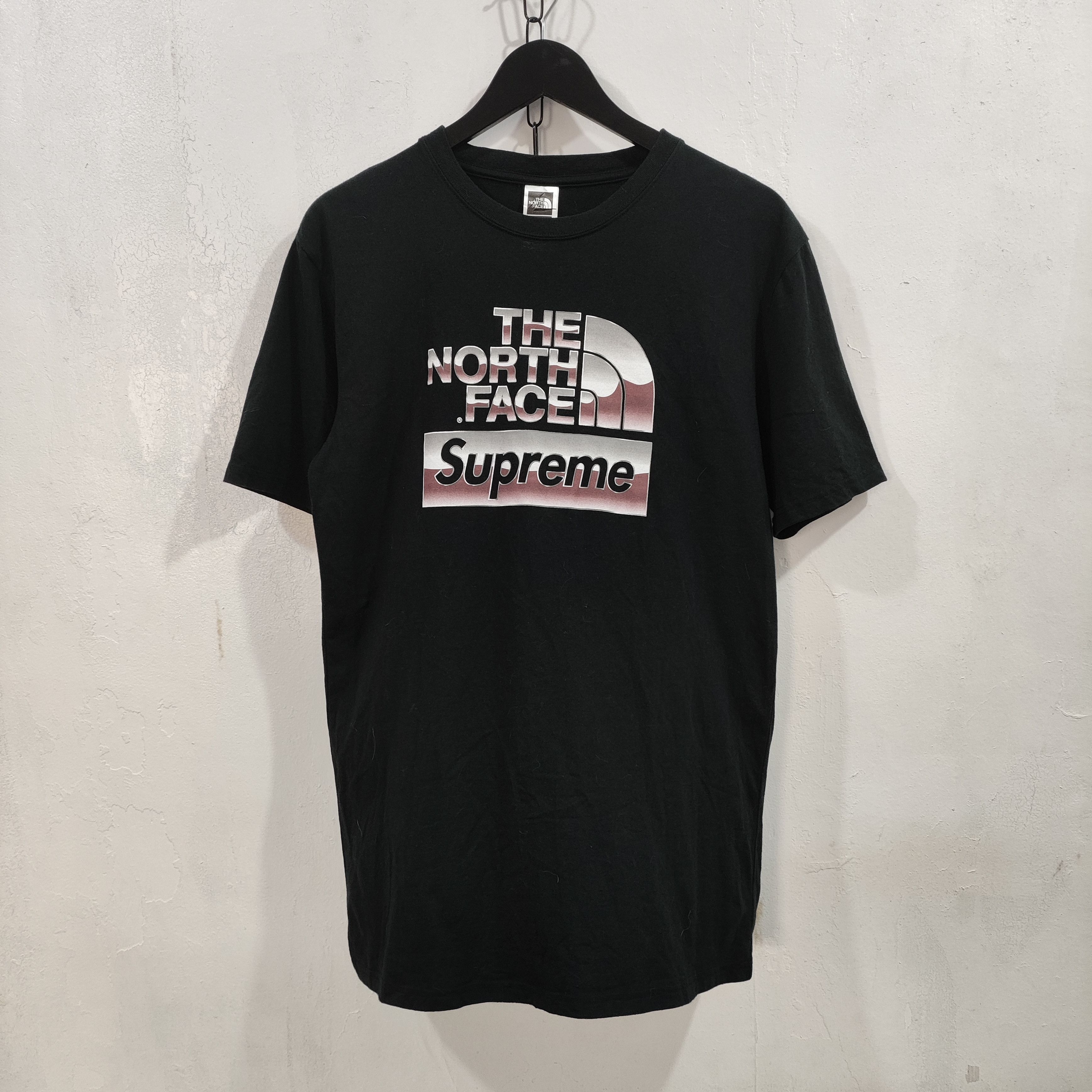 Supreme × The North Face Authentic Supreme x The North Face Metallic Logo Size US L / EU 52-54 / 3 - 1 Thumbnail