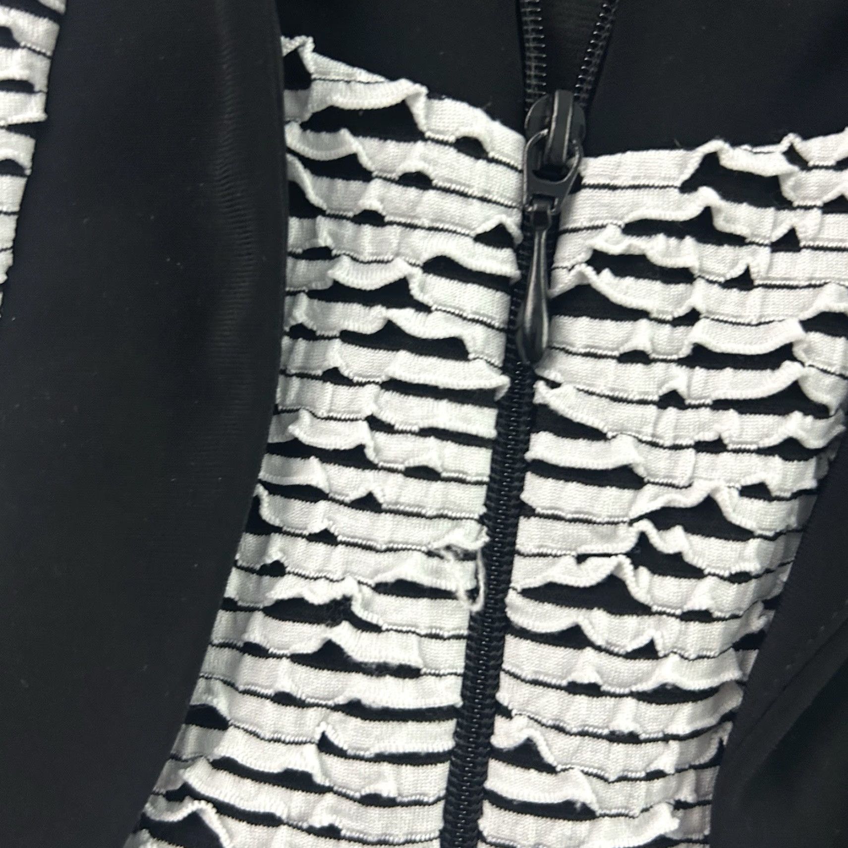 Joseph Ribkoff VINTAGE Joseph Ribkoff Full Zip Blazer Jacket Women's 10 Black White Ruffle Accents Size L / US 10 / IT 46 - 3 Thumbnail