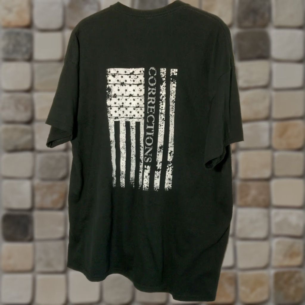 Gildan VINTAGE West Virginia Corrections T Shirt 2XL Black Hold The Line USA Flag Jail Prison Size US XXL / EU 58 / 5 - 1 Thumbnail