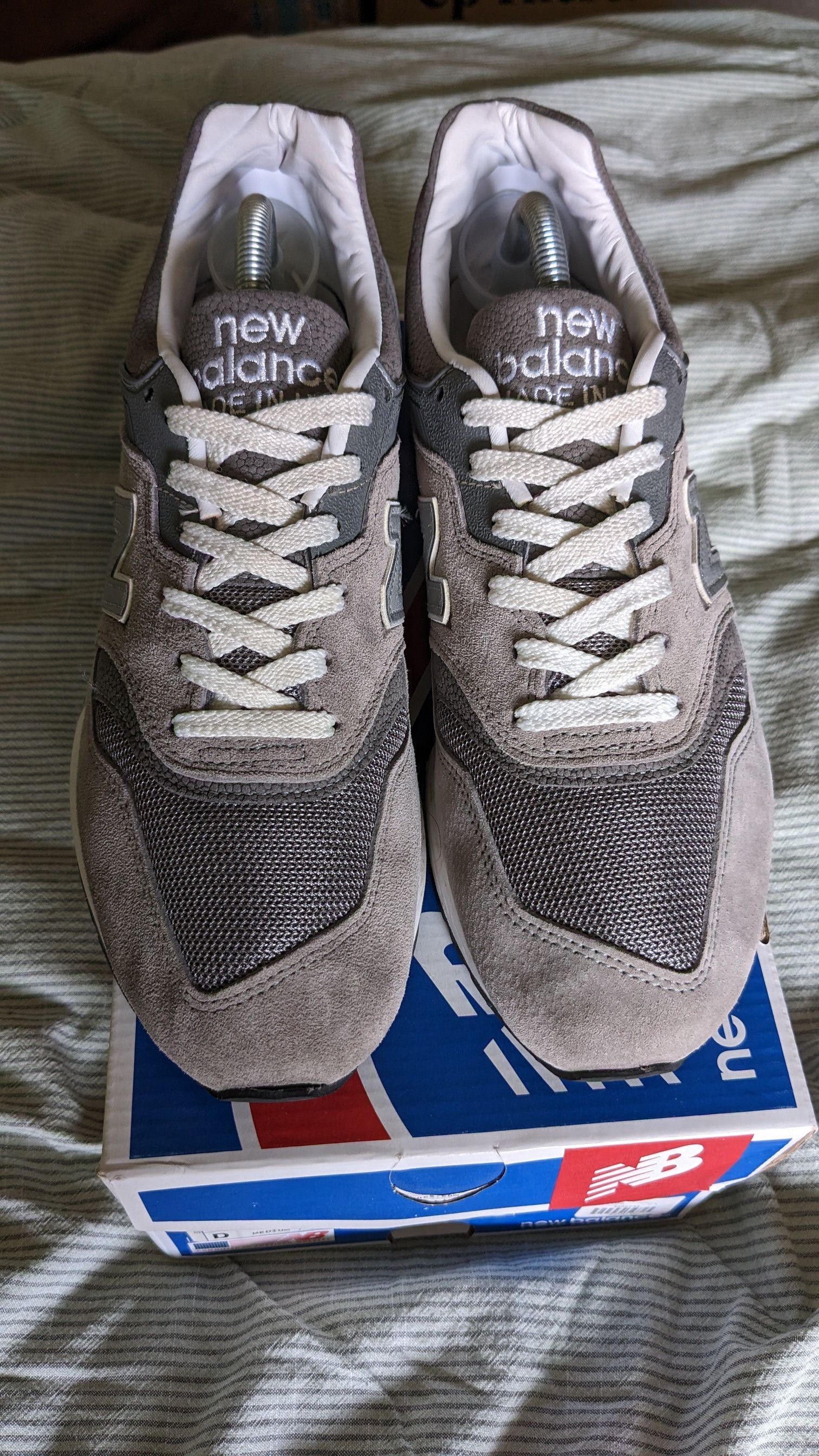 New Balance 997 M997GY Size US 8.5 / EU 41-42 - 1 Thumbnail