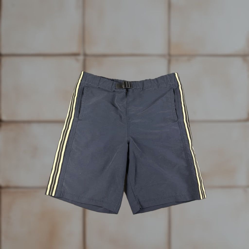 Gap VINTAGE GAP Shorts Men’s 32 Blue Nylon Belted 10” Inseam Chino Flat Front Waist 32 Y2k Mens Size US 32 / EU 48 - 1 Thumbnail