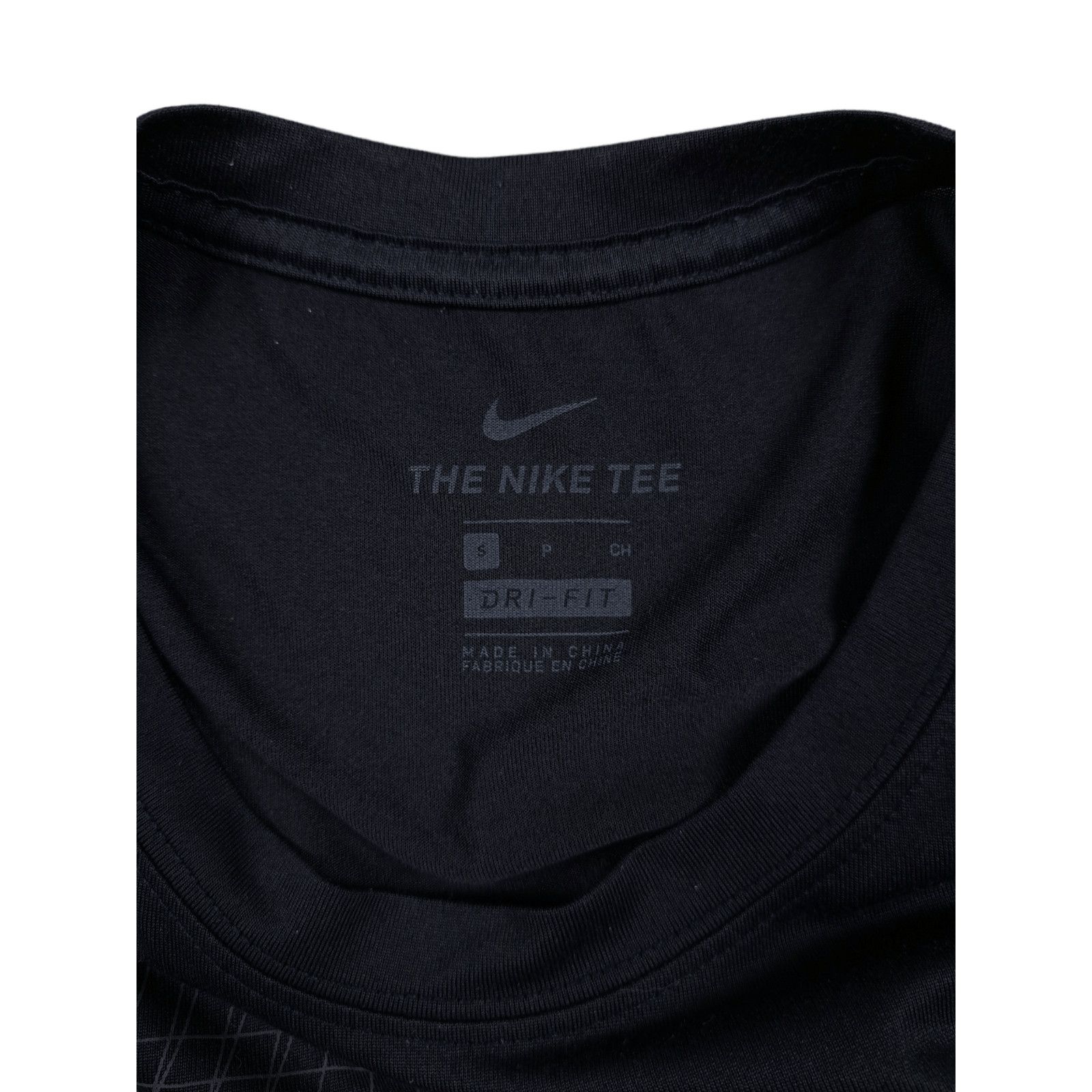 Japanese Brand × Nike × Vintage Vintage Nike Central big Swoosh Logo Black T-shirt Dri-fit Size US L / EU 52-54 / 3 - 5 Thumbnail