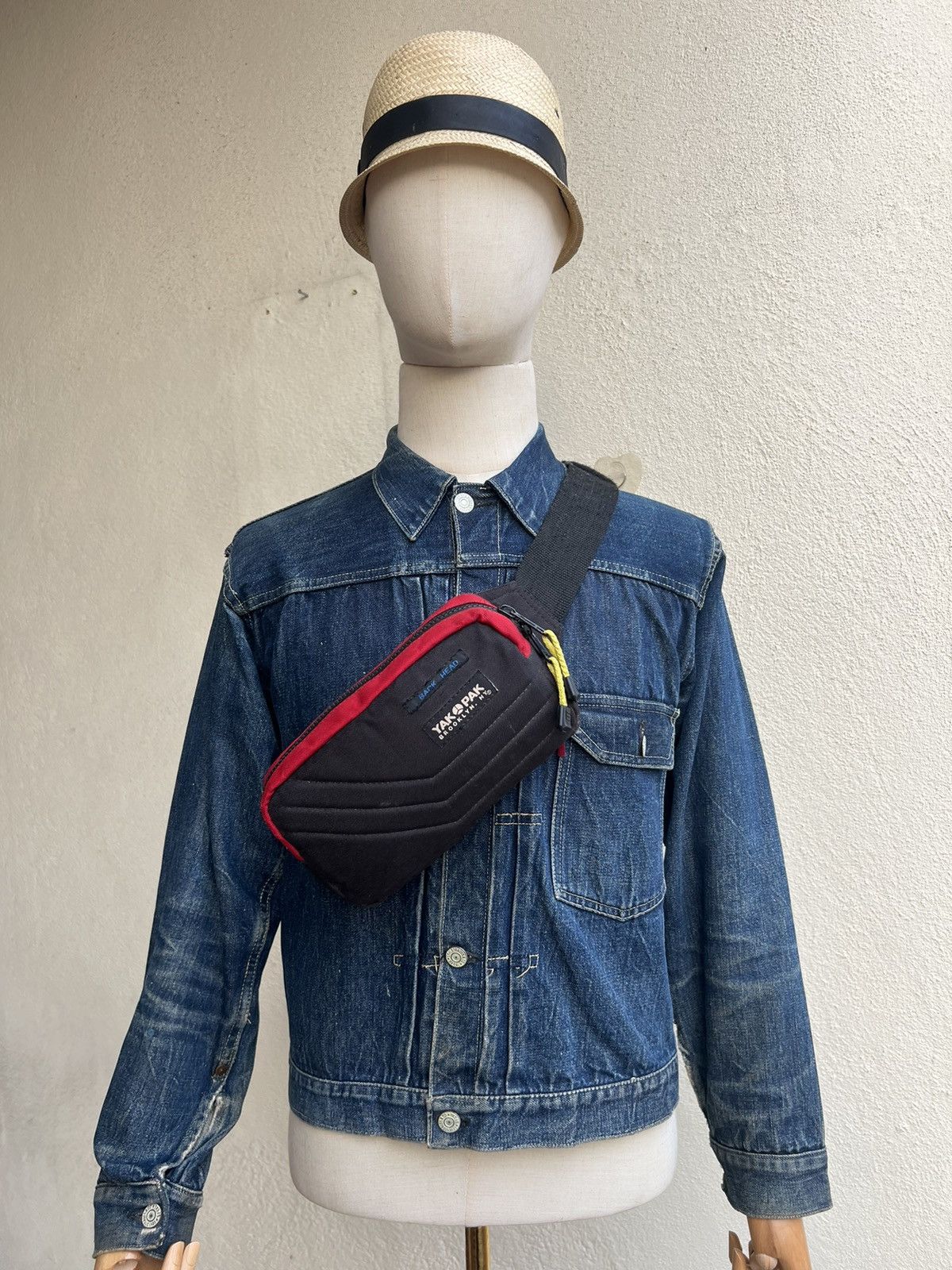 Vintage Vintage 90s Yak Pak X Back Head Chest Bag Size ONE SIZE - 1 Thumbnail