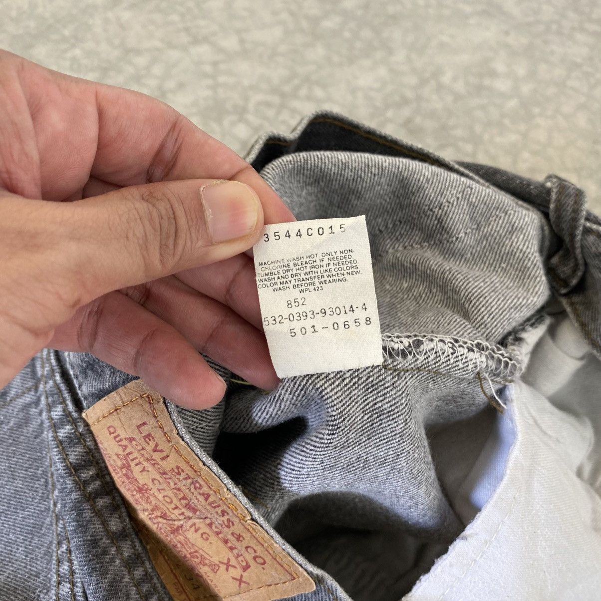 Levi's × Vintage Size 31x33.5 Vintage 1993 Levis 501 Ash Grey Jeans Size US 31 - 23 Thumbnail