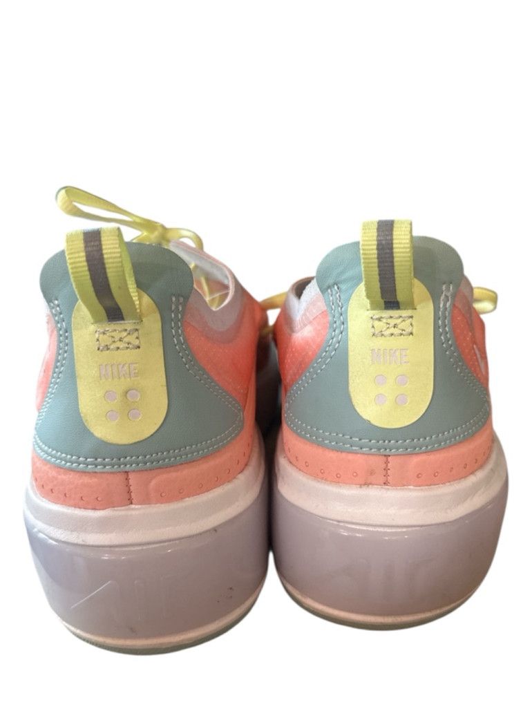 Nike EUC Nike Air Max Dia SE 'Bleached Coral' Size 10 US women’s Size US 10 / IT 40 - 4 Thumbnail