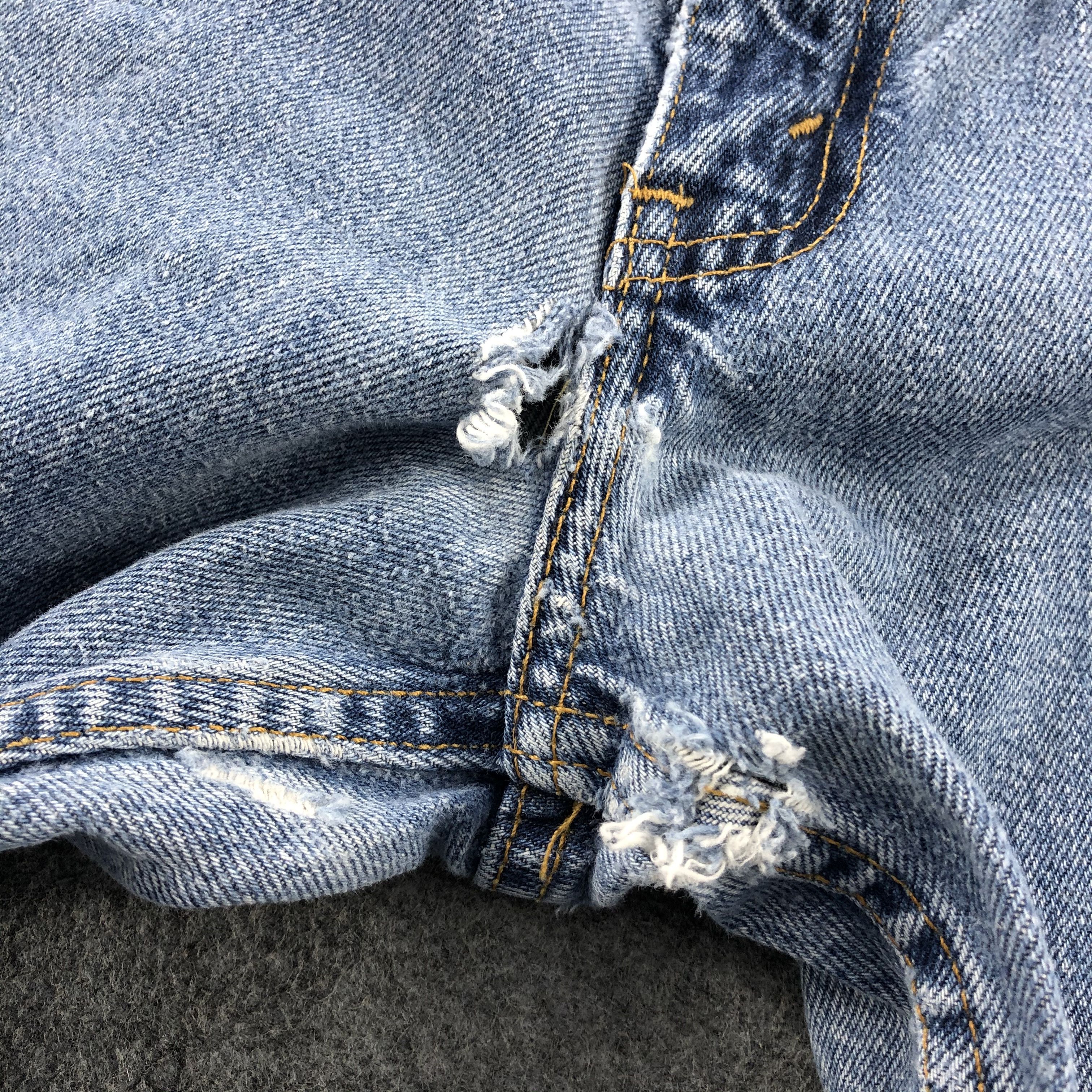 Levi's × Vintage Vintage 90s Blue Wash Levis 550 Jeans-JM1684 Size US 35 - 10 Thumbnail
