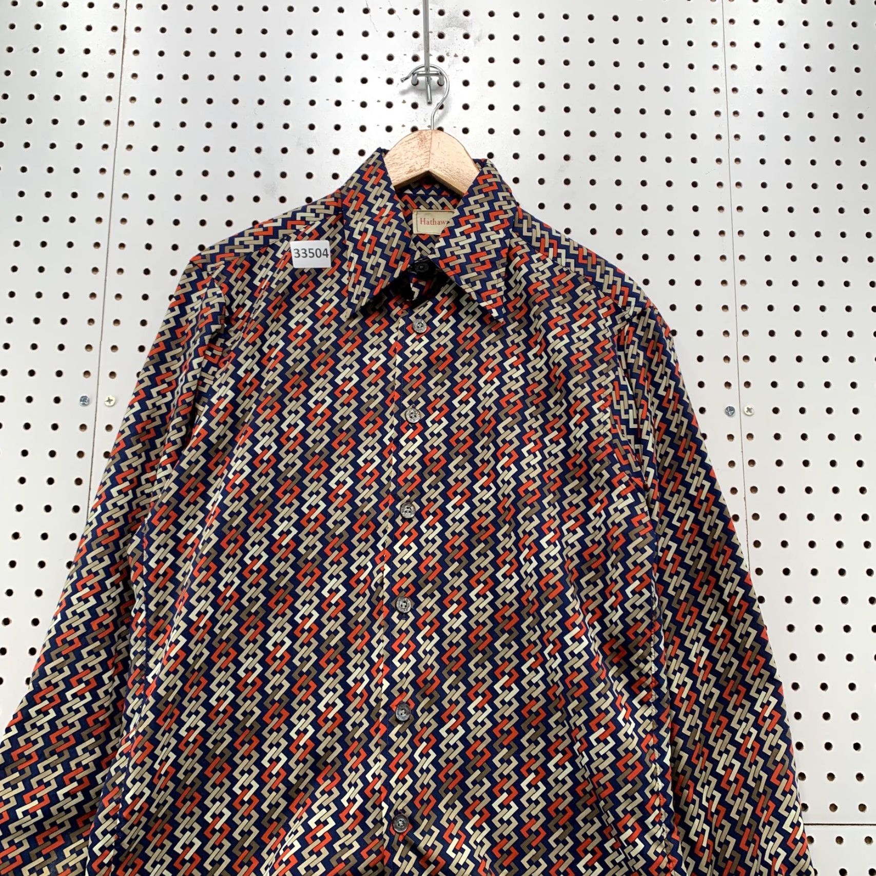 Vintage VINTAGE Hathaway Button Shirt Mens Small Geometric Chain Link Blue Orange Shirt Mens Small Blue Geometric Chain Link vintage Size US S / EU 44-46 / 1 - 2 Thumbnail