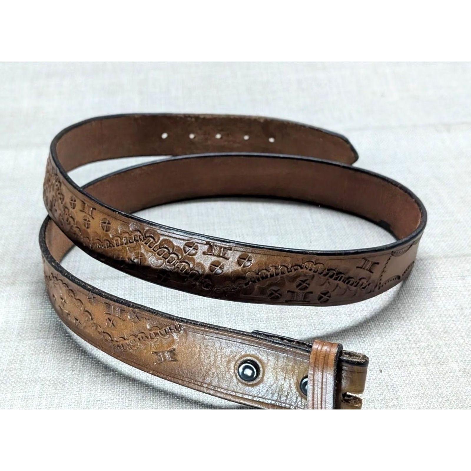 Vintage VINTAGE handcrafted Hand Tooled belt 1-3/8" Western Belt brown Men 42 Full Grain Cowhide Leather belt buckle strap Cowboys Rodeo 1940s Mens Size 42 - 3 Thumbnail