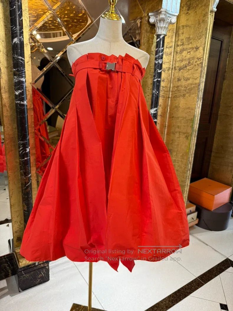 Fendi Fendi Show model super large skirt pleated skirt Size 27" / US 4 / IT 40 - 1 Thumbnail