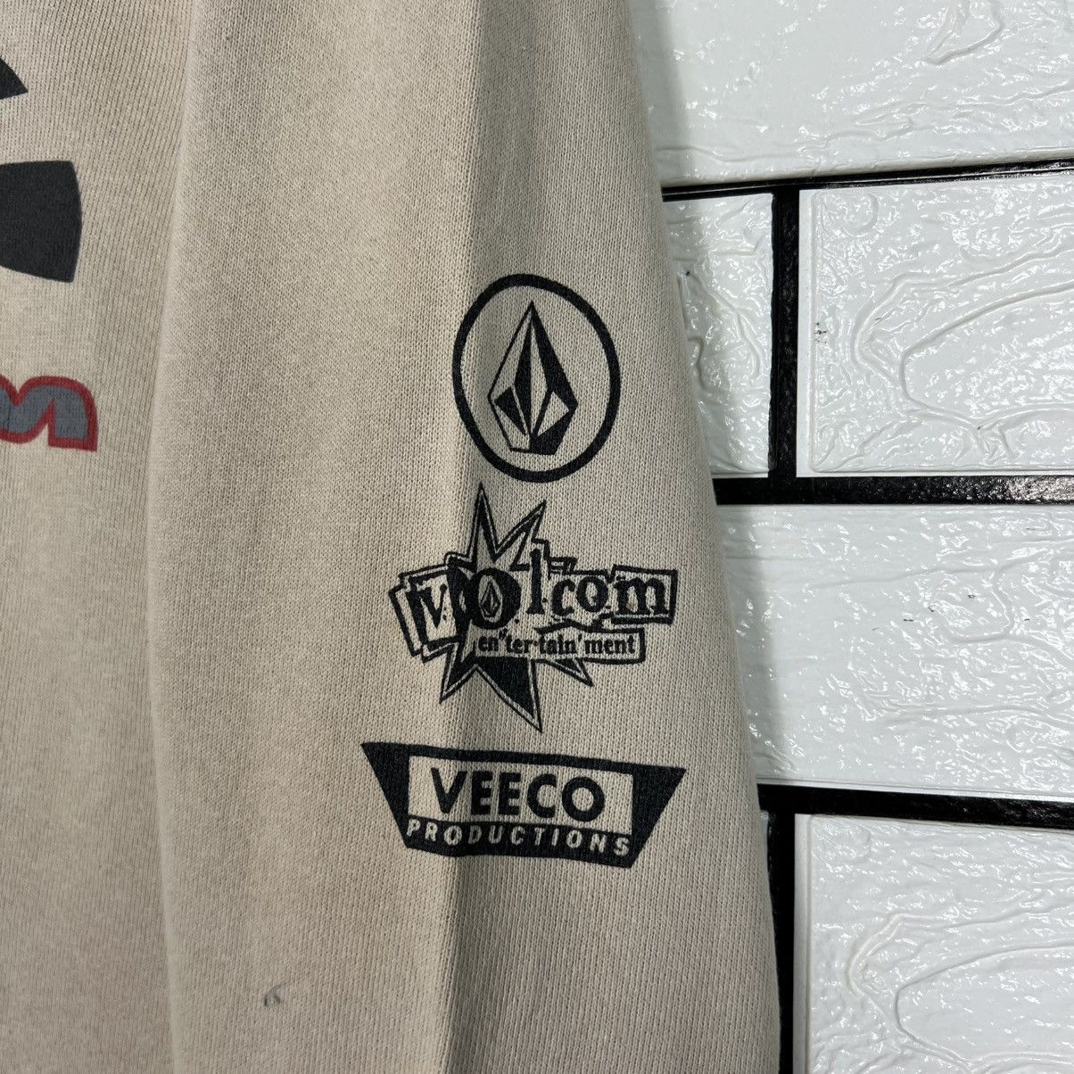 Volcom Vintage 90's VOLCOM Big Logo Crewneck Sweatshirt #4170-C191 Size US S / EU 44-46 / 1 - 9 Thumbnail