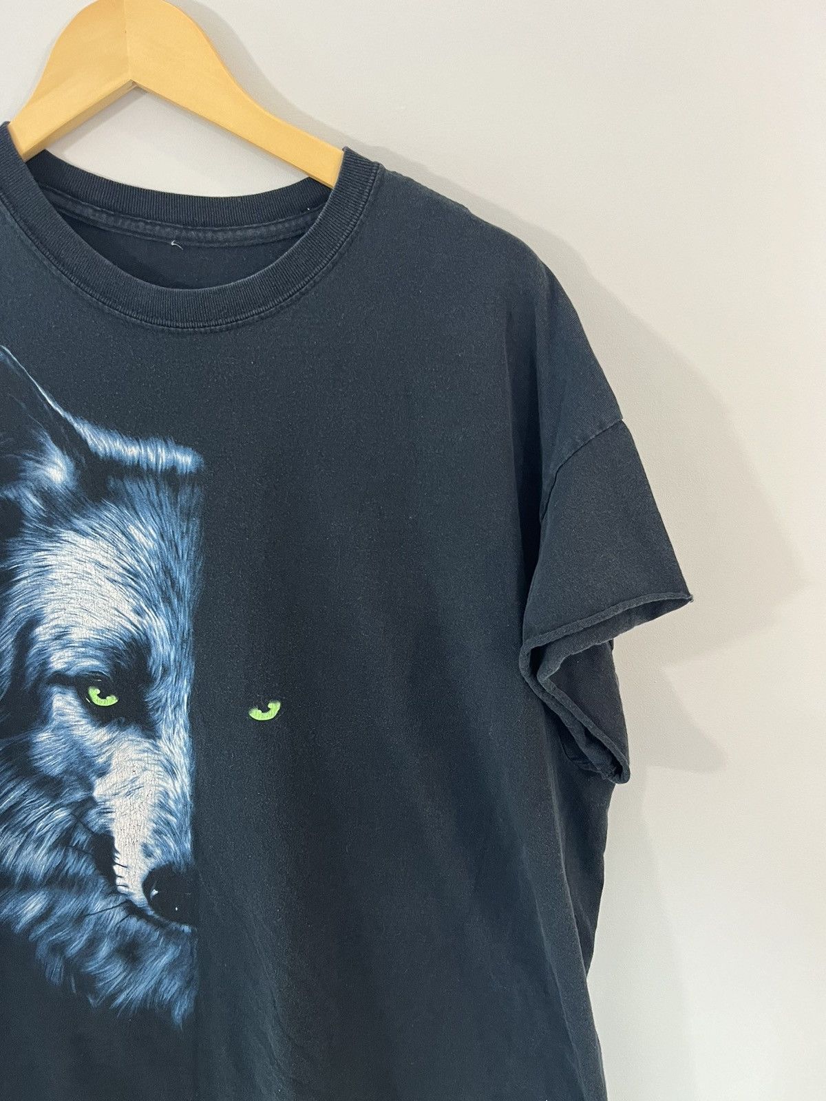 Vintage Vintage Wolf Graphic Faded Distressed Cut Off Tee Size US L / EU 52-54 / 3 - 3 Thumbnail
