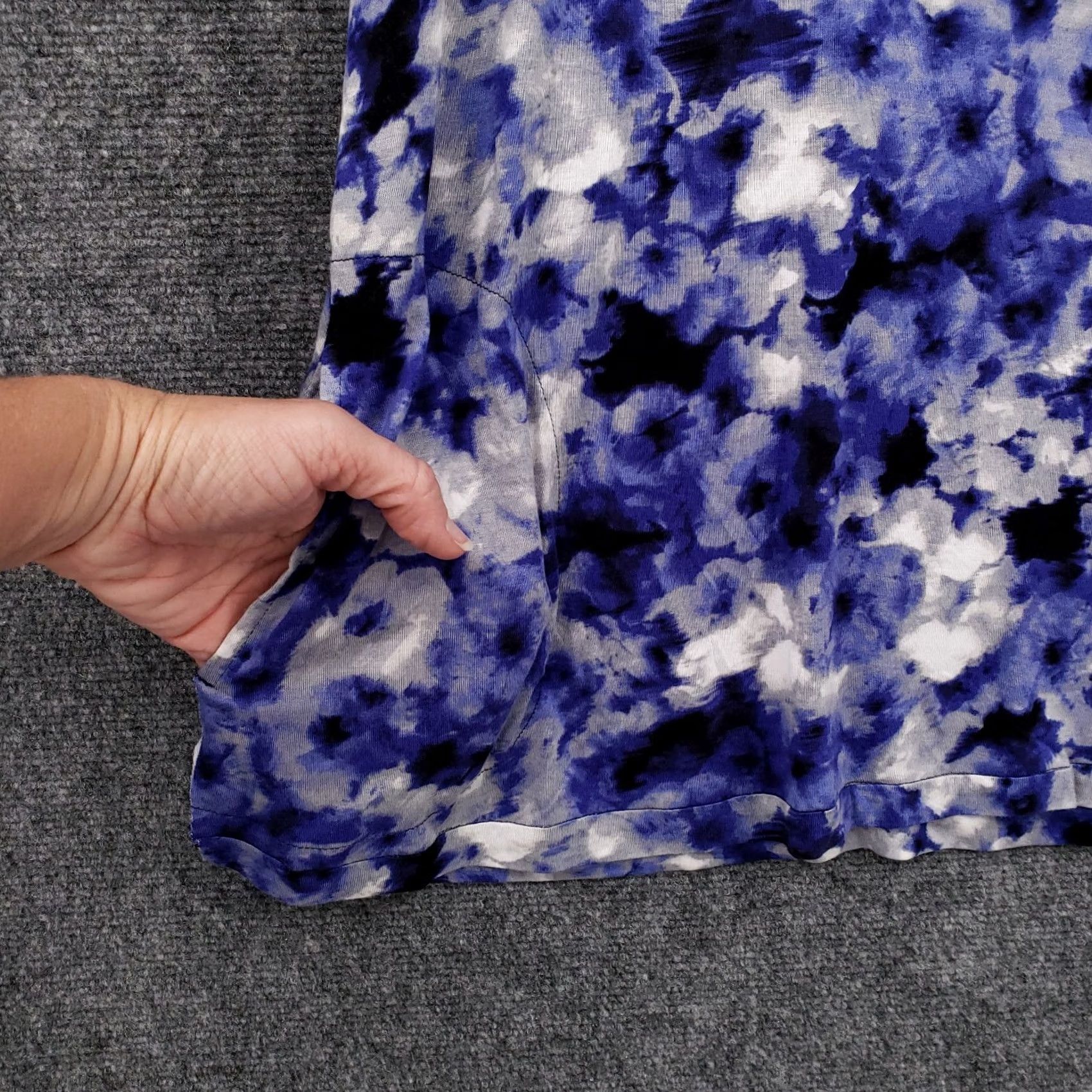 Vintage Simply Vera Wang T-Shirt Womens S Blue Floral Short Sleeves Round Neck Dolman Sleeve Casual Tee Size S / US 4 / IT 40 - 6 Thumbnail