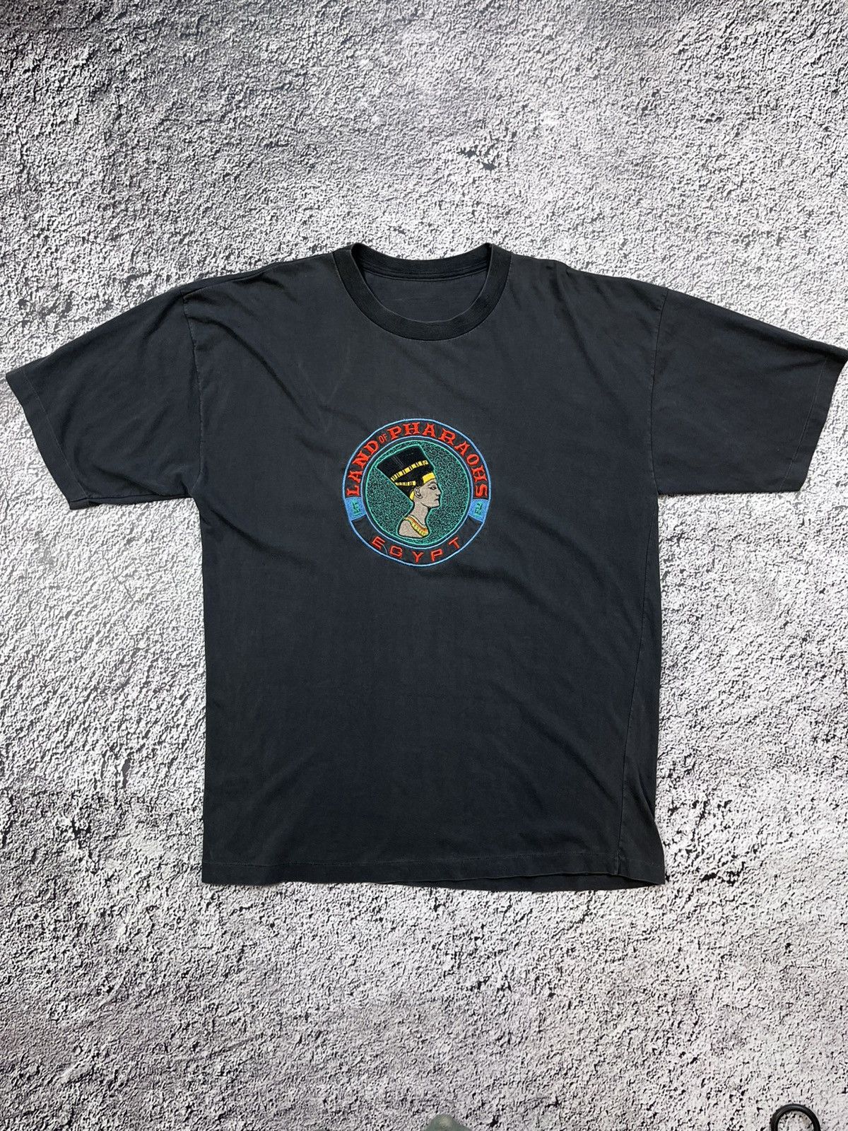 Vintage Vintage 90s Pharaoh faded one stitch embroidered tee XL Size US XL / EU 56 / 4 - 1 Thumbnail