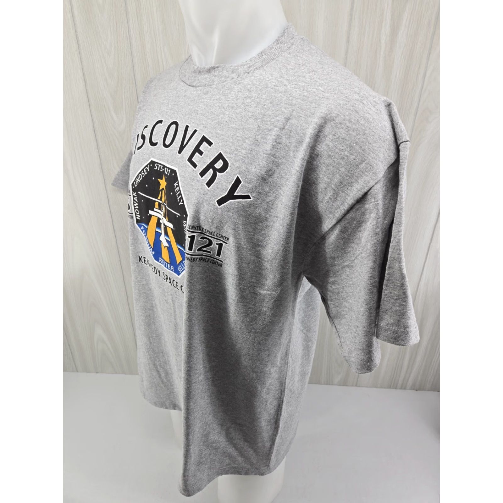 Delta VINTAGE Delta Kennedy Space Center Print Graphic Gray T Shirt XL Men Crew Neck Short Sleeve Size US XL / EU 56 / 4 - 5 Thumbnail