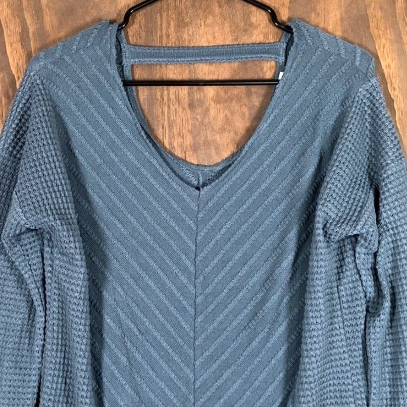 BKE BKE Womens Top Blue Textured V-Neck Long Sleeve Open Back XS Pullover Size XS / US 0-2 / IT 36-38 - 2 Thumbnail
