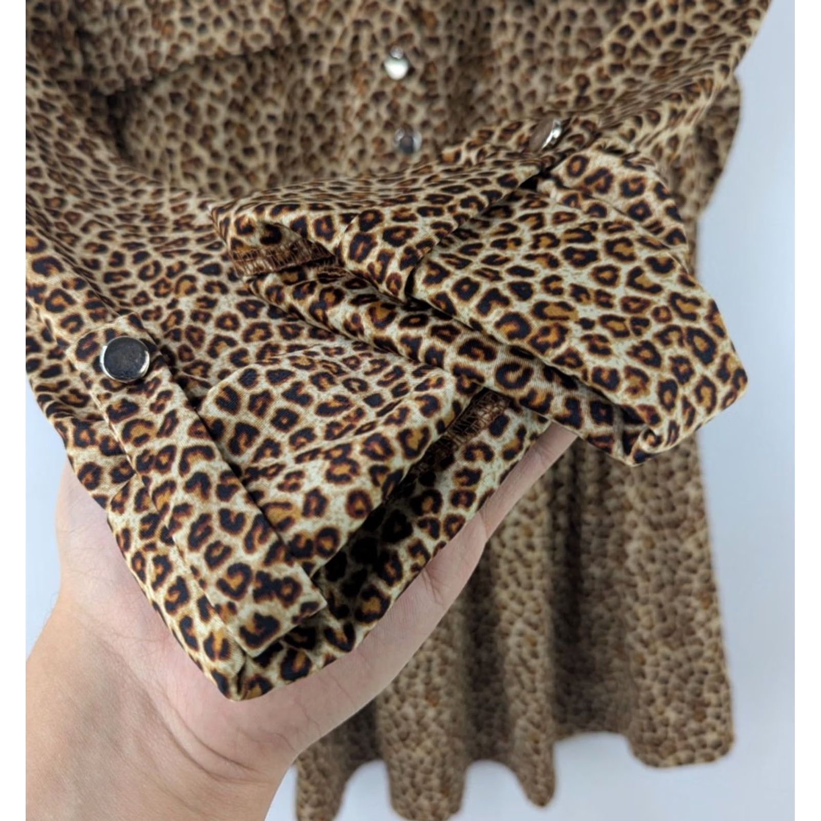 Vintage Cocomo Shirt Womens Small Beige V-Neck Roll Tab Sleeve Button Top Tunic Dressy Casual/Workwear 3/4 Sleeve JC Size S / US 4 / IT 40 - 3 Thumbnail