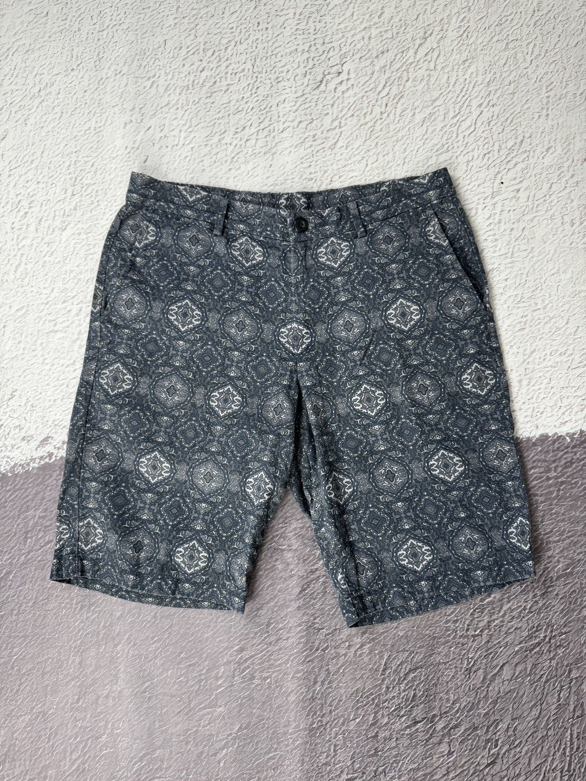 Uniqlo Uniqlo grey geometric abstract paisley pattern linen shorts Size US 32 / EU 48 - 3 Thumbnail
