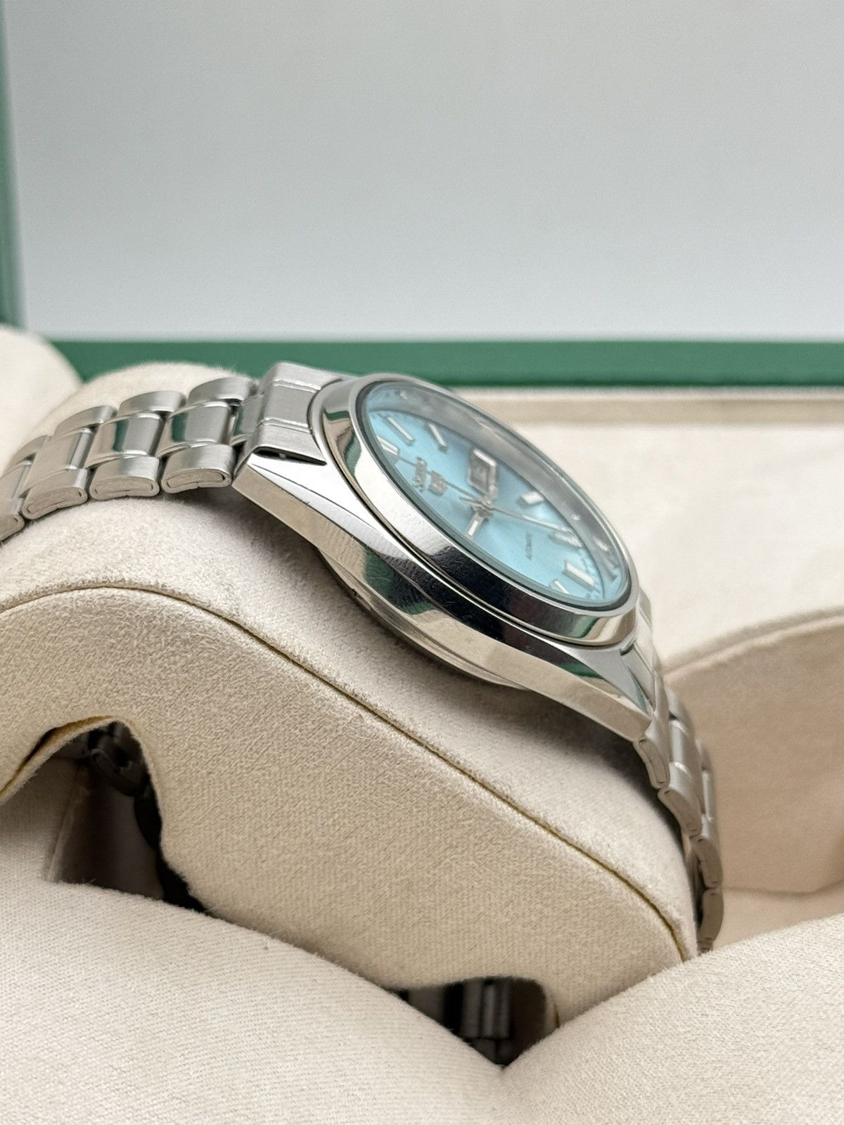 Seiko Seiko 5 Automatic 7009 Vintage Watch – Sky Blue – 36mm Size 36 - 6 Thumbnail