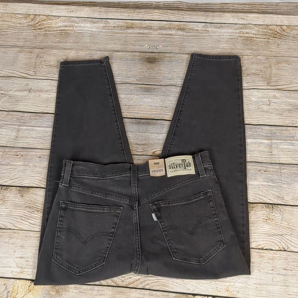 Levi's silvertab tapered leg high waist mom jeans size 29x27