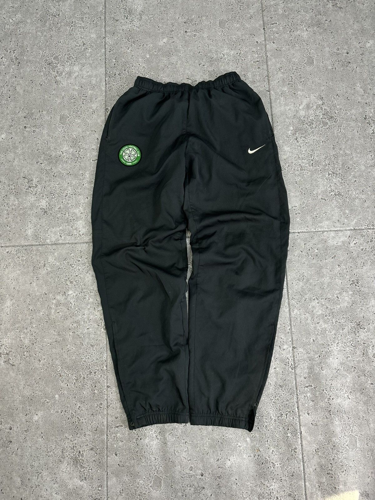 Nike × Vintage Crazy Vintage Y2K/2000s Baggy Nike Track Pants Celtic Swoosh Size US 32 / EU 48 - 1 Thumbnail