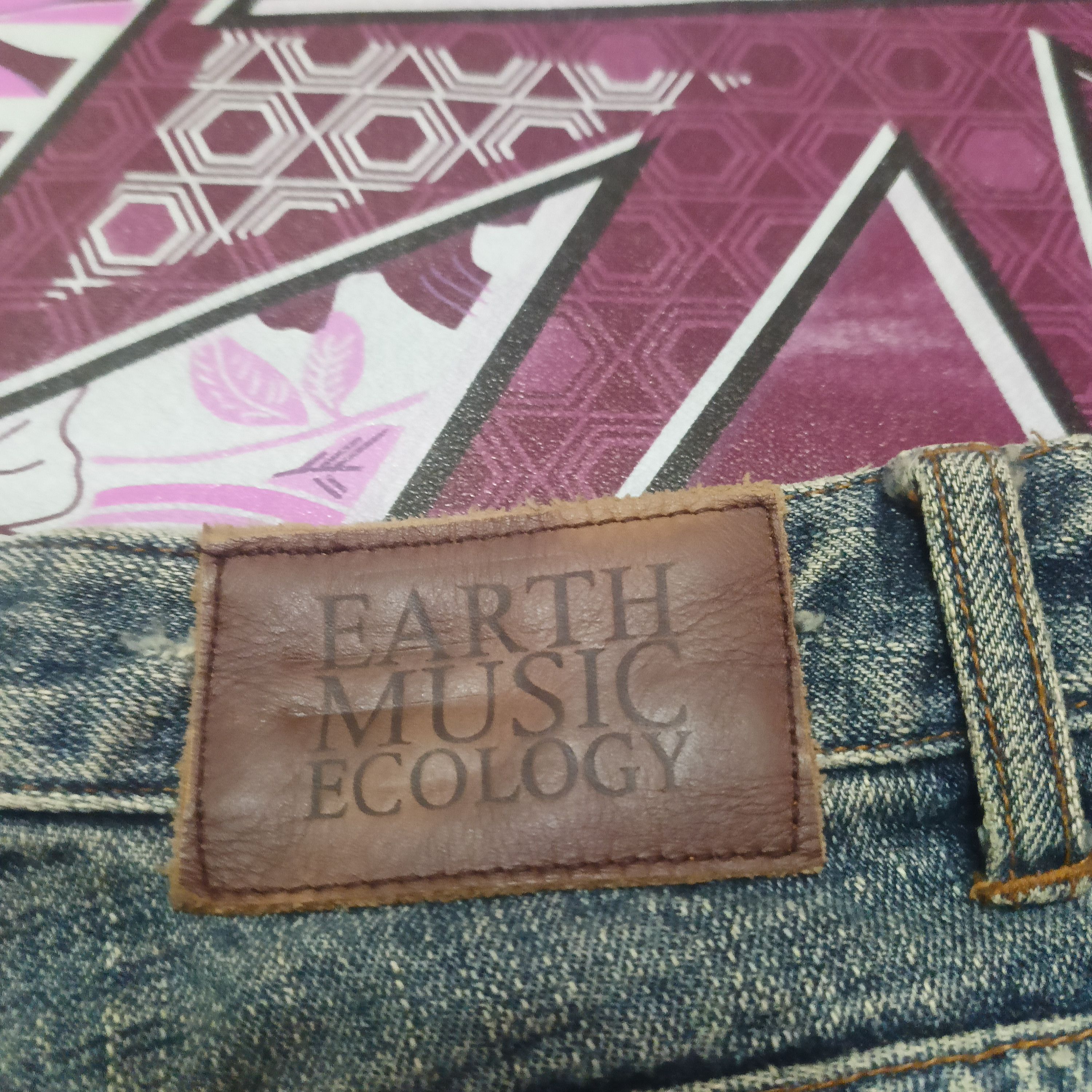 Who Decides War Japanese Earth Music & Ecology Painting Selvedge jeans Size US 31 - 19 Thumbnail