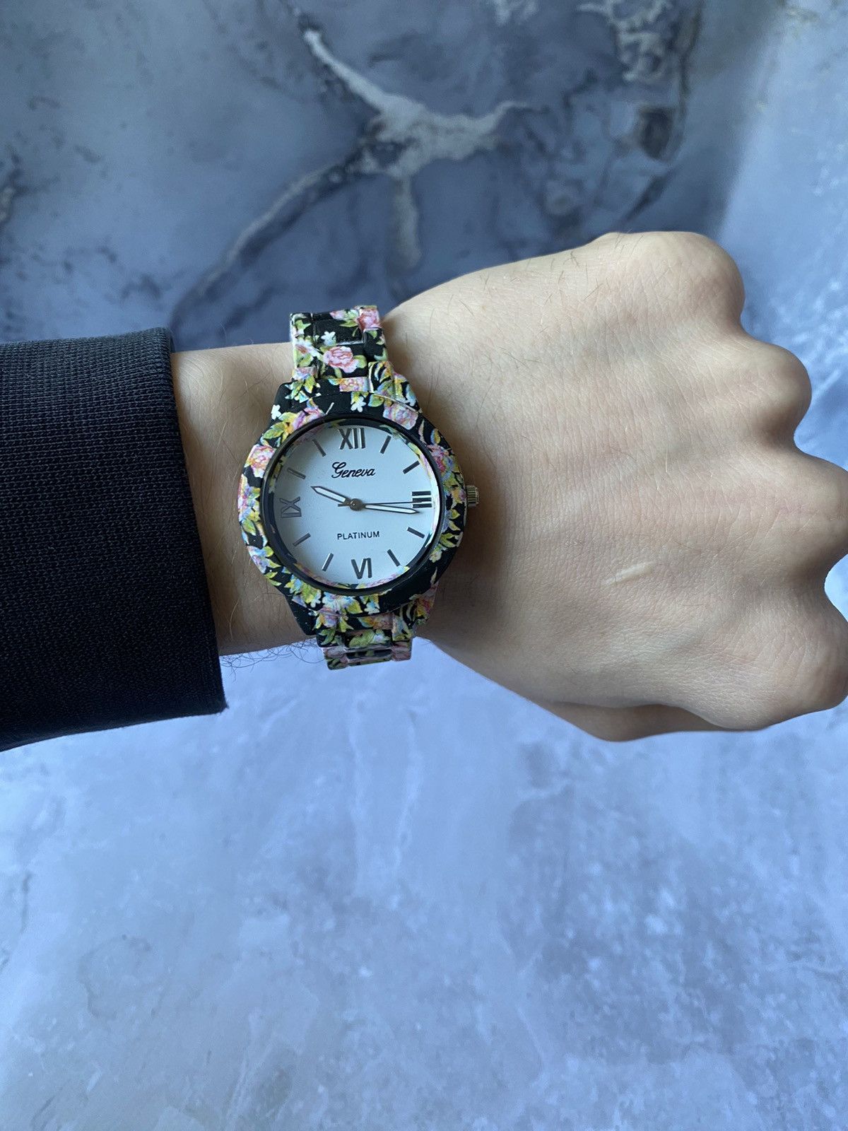 Geneva × Jewelry × Vintage Geneva Platinum Women’s Watch with Floral Design Size ONE SIZE - 7 Thumbnail