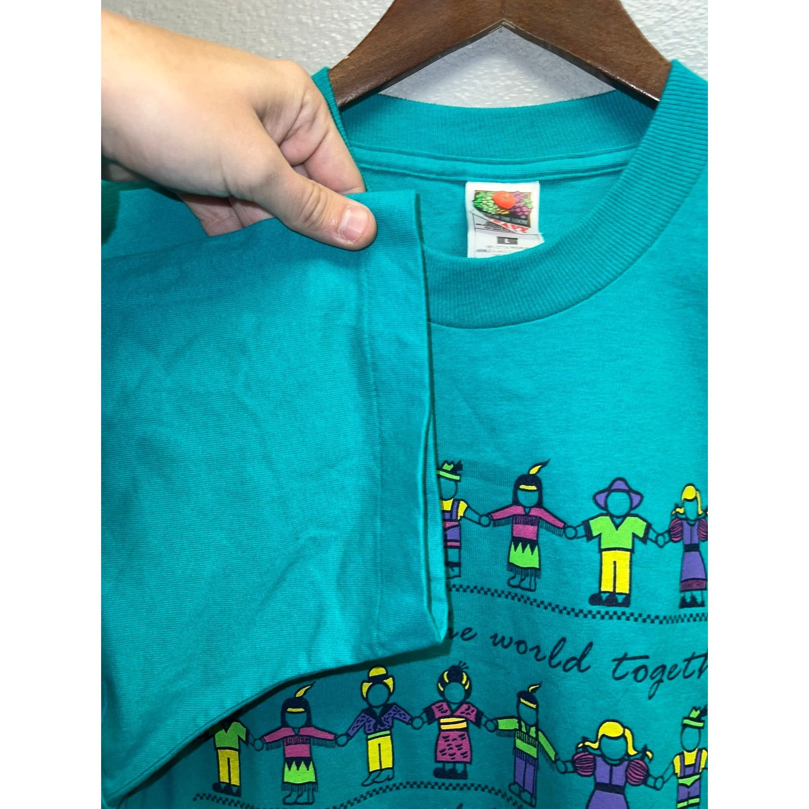 Fruit Of The Loom VIntage Sister Cities Shirt World Together People Art Tee L Size US L / EU 52-54 / 3 - 6 Thumbnail